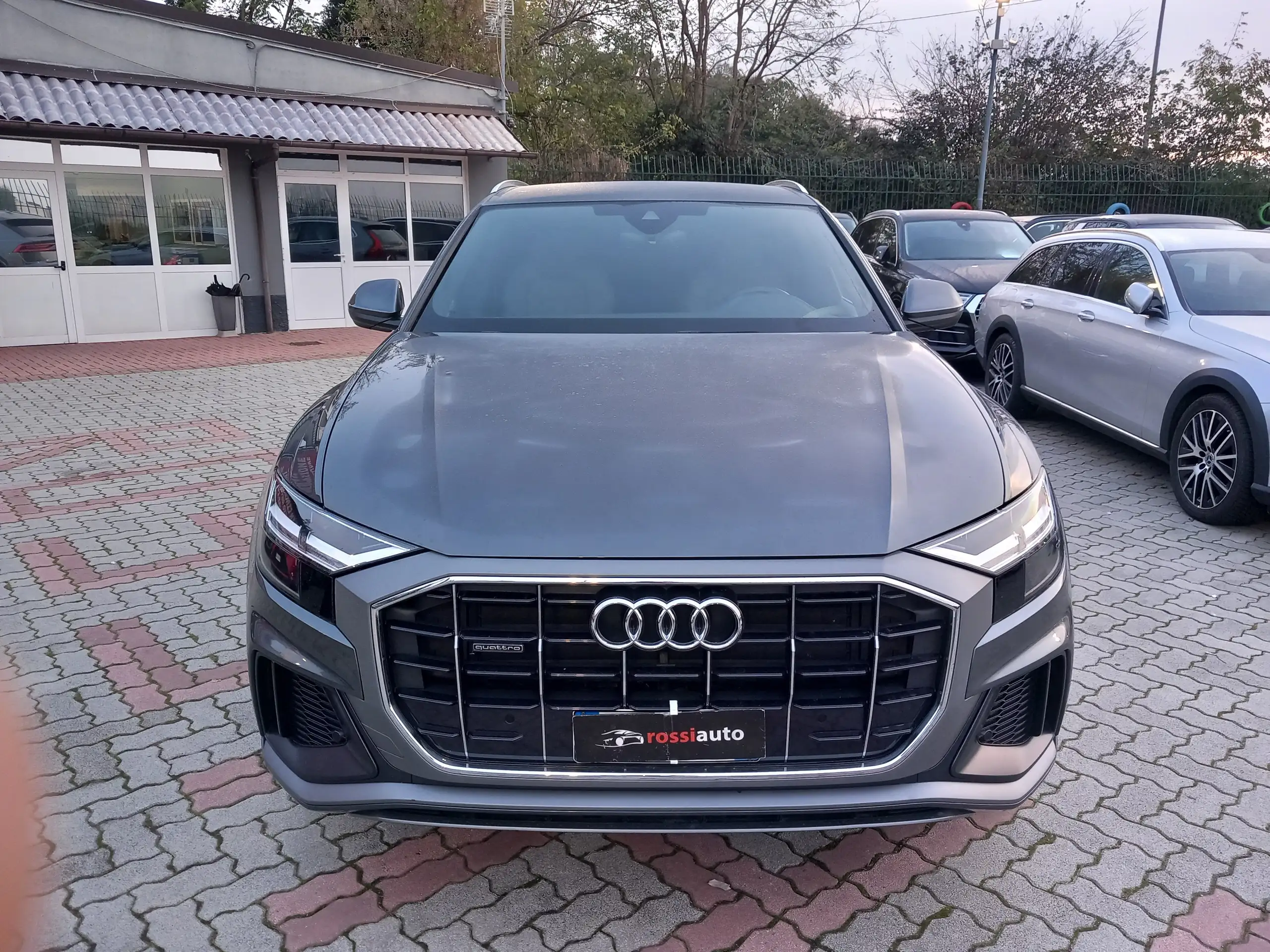 Audi - Q8