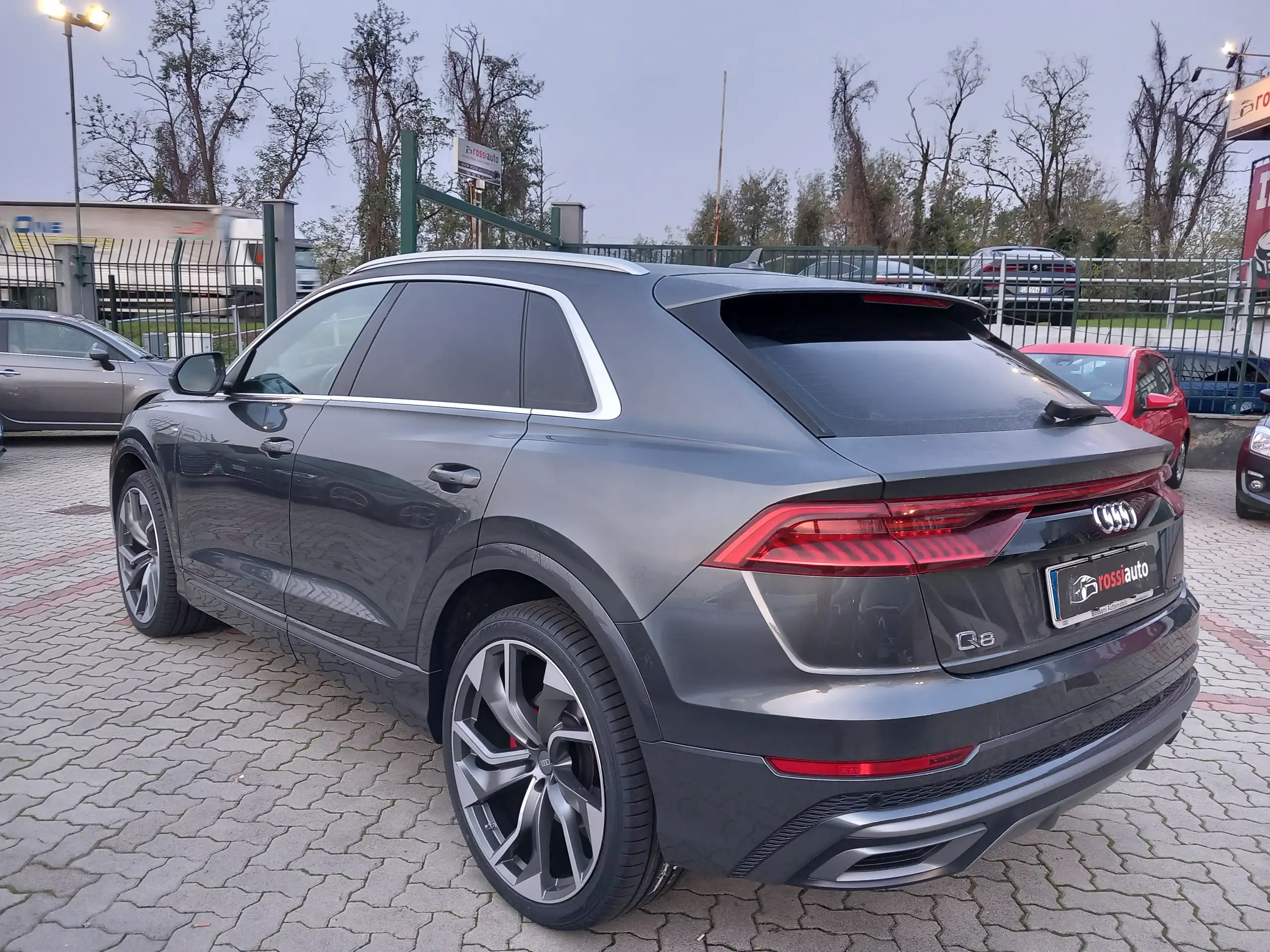 Audi - Q8