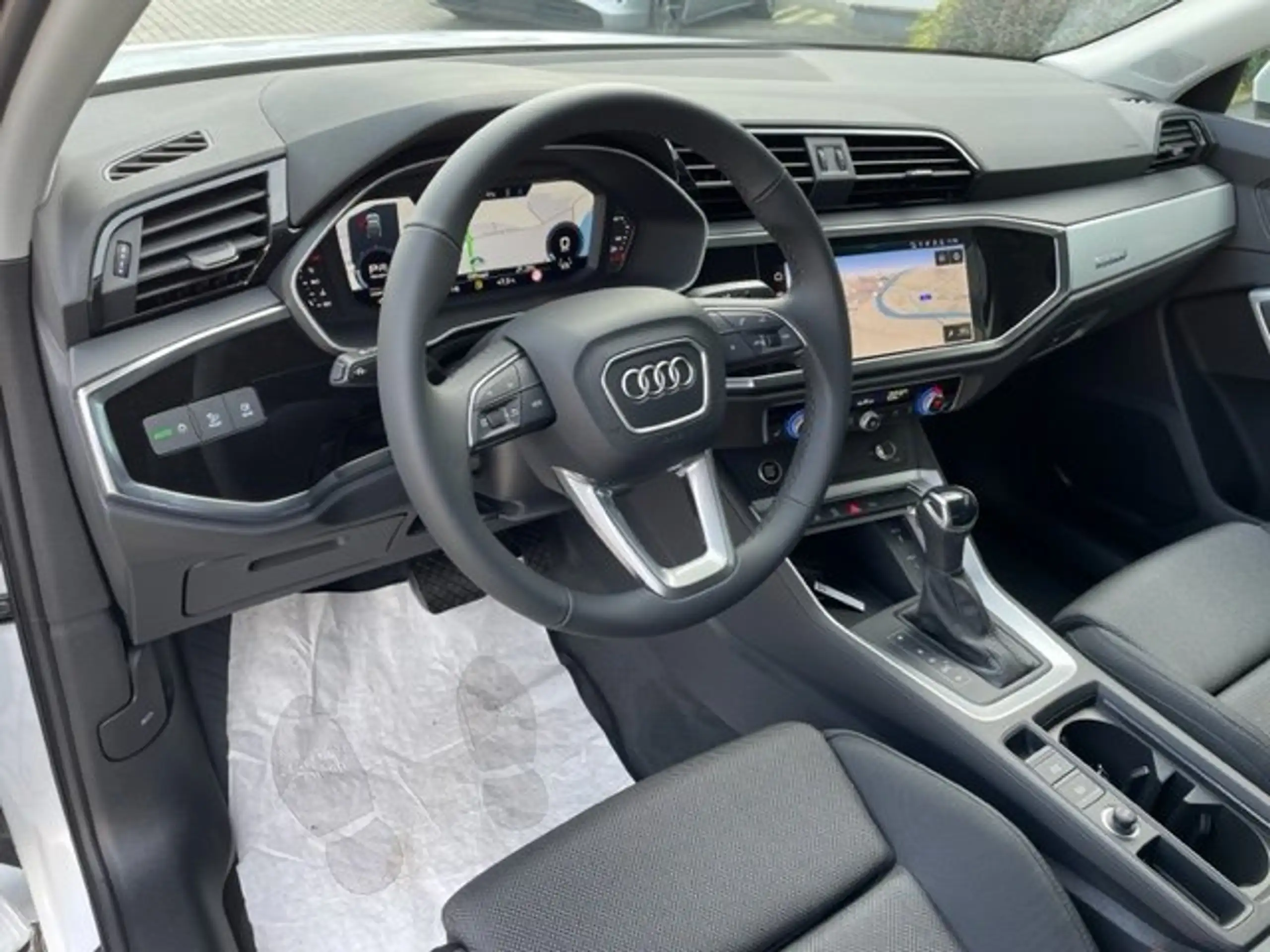 Audi - Q3