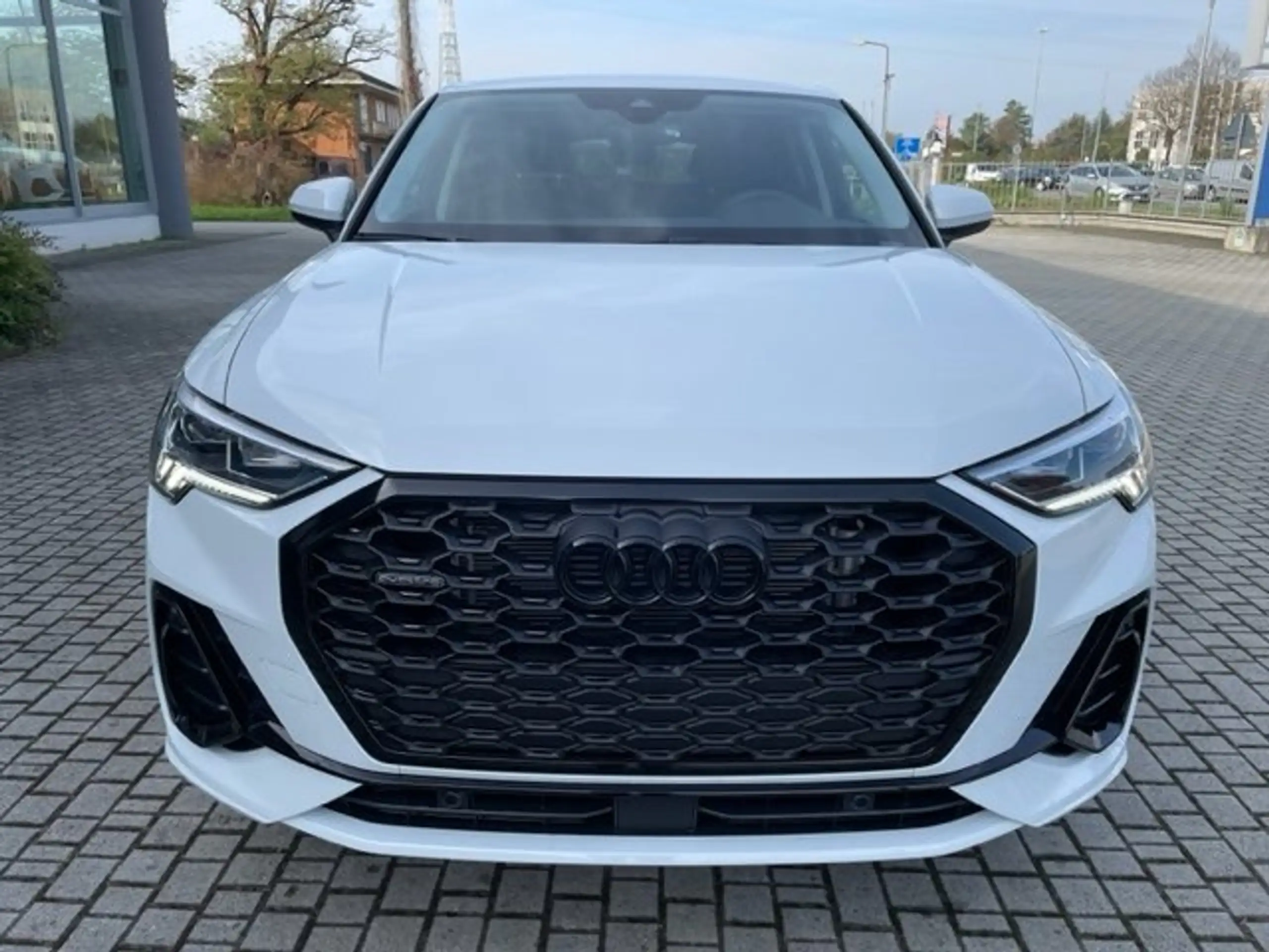 Audi - Q3