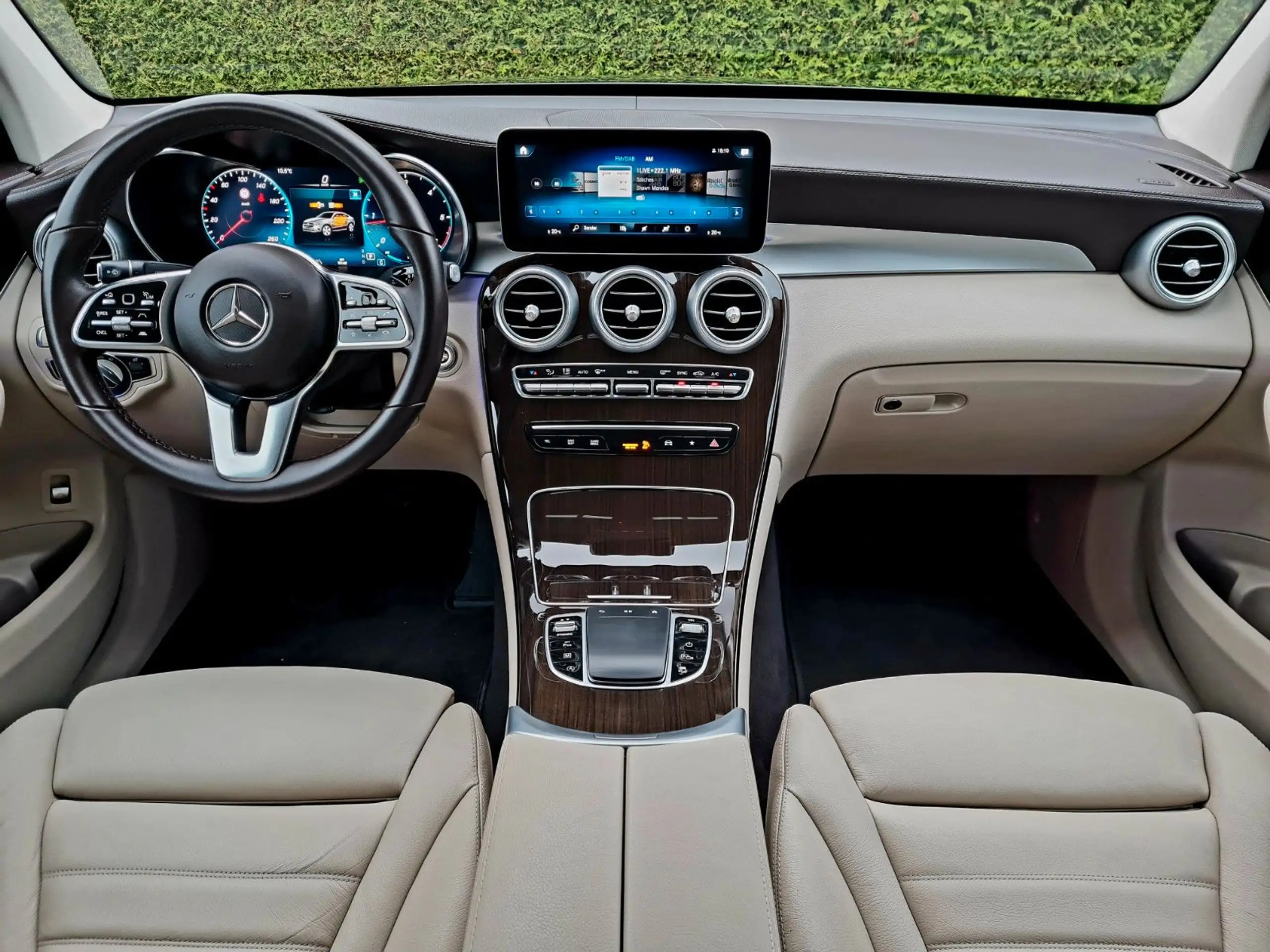 Mercedes-Benz - GLC 200