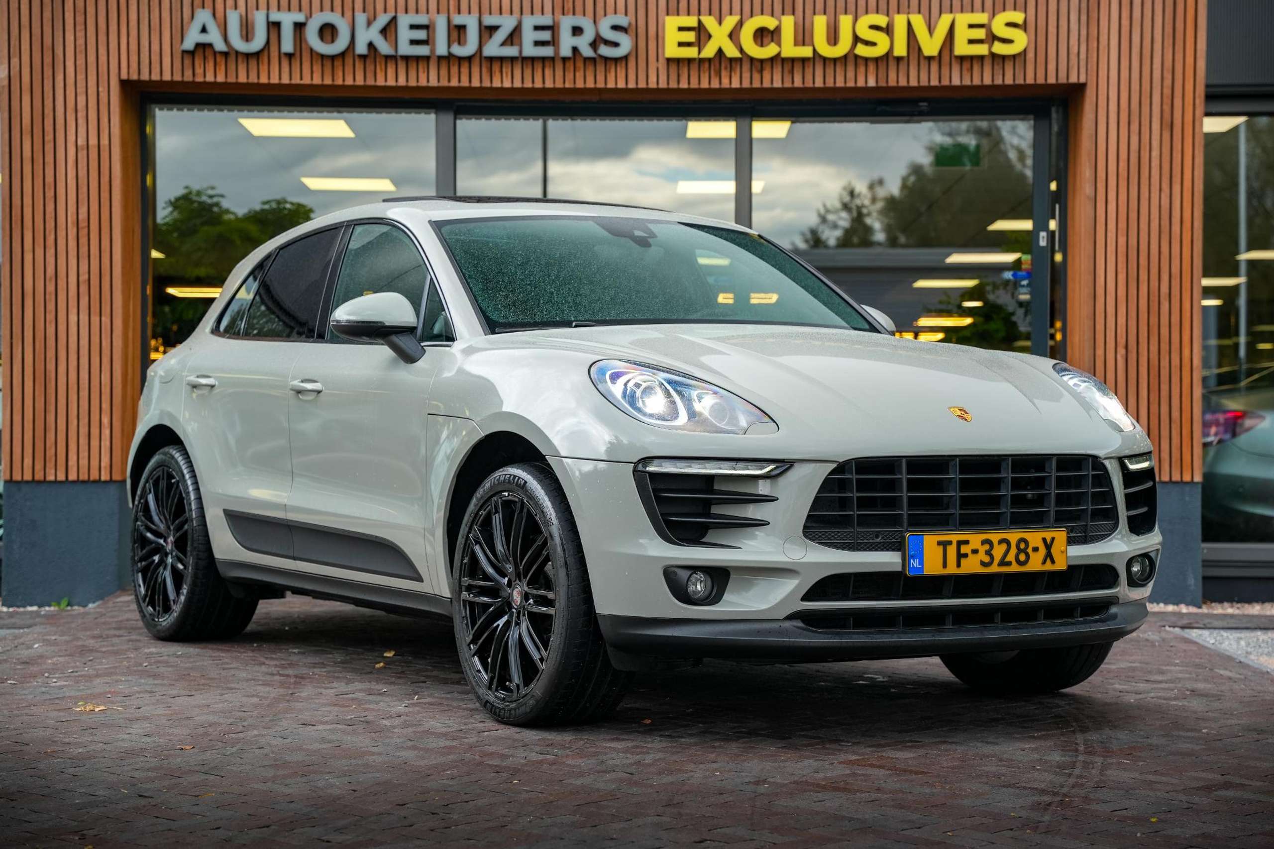 Porsche - Macan