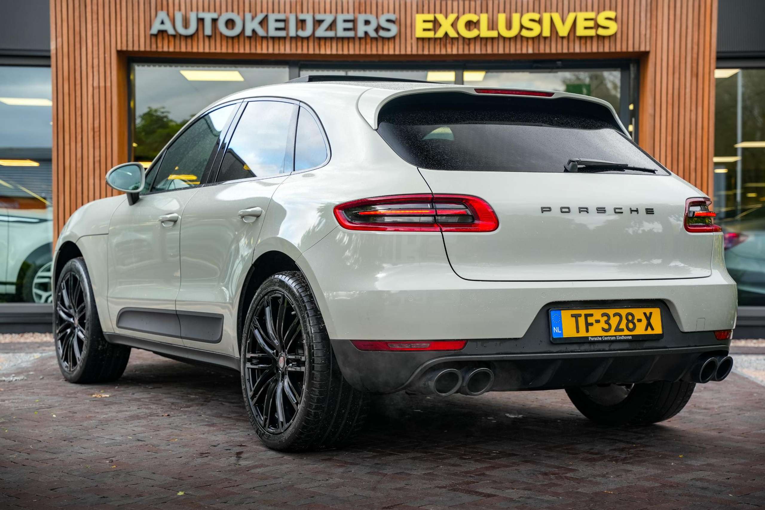 Porsche - Macan