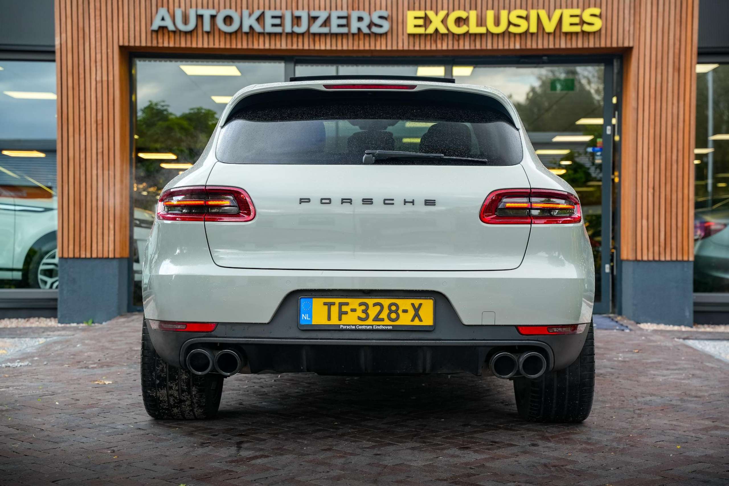 Porsche - Macan