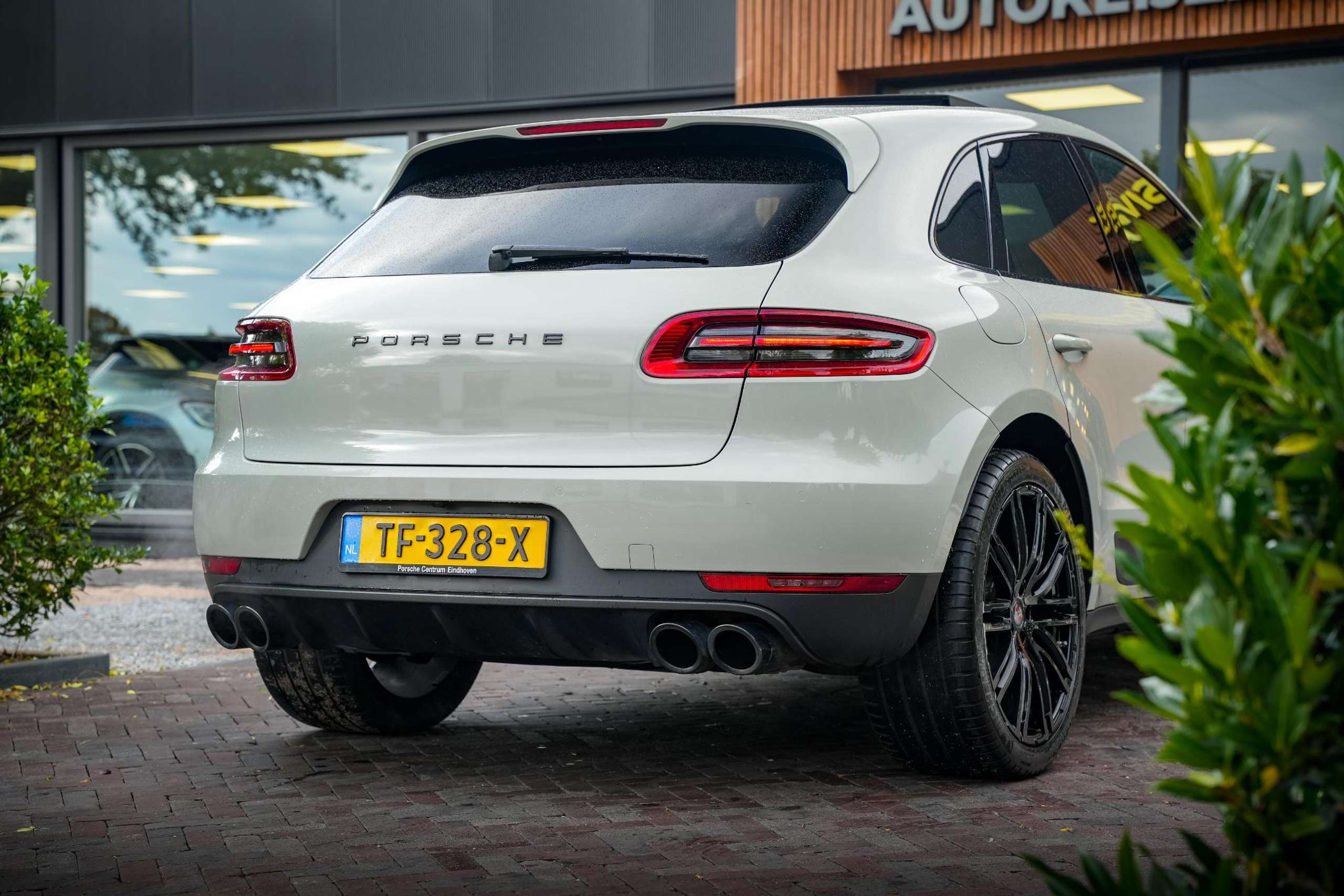 Porsche - Macan