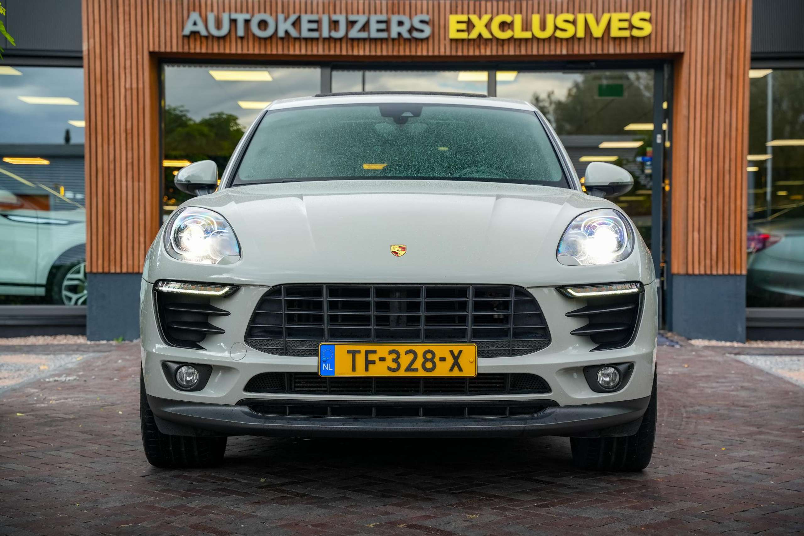 Porsche - Macan