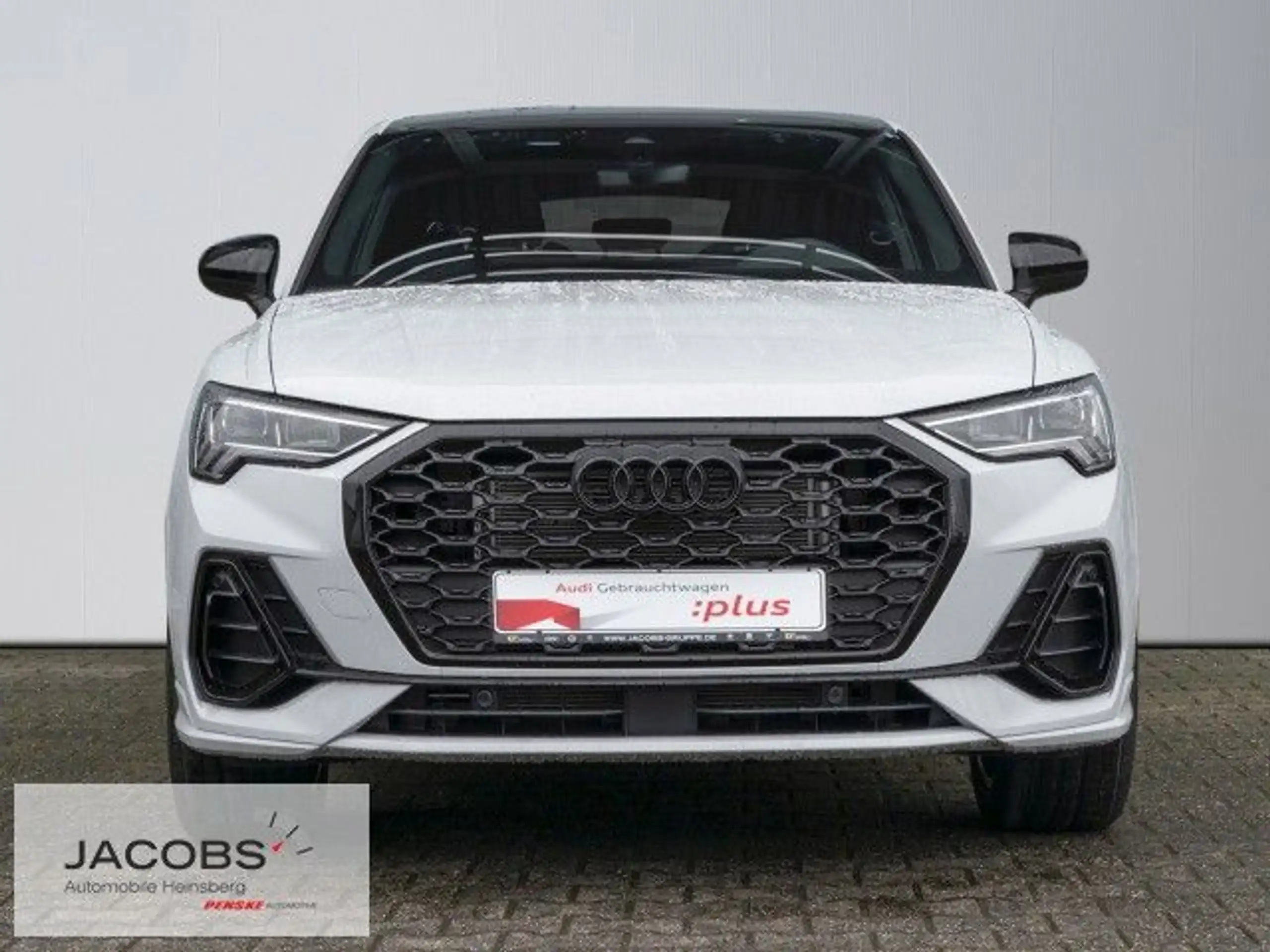 Audi - Q3