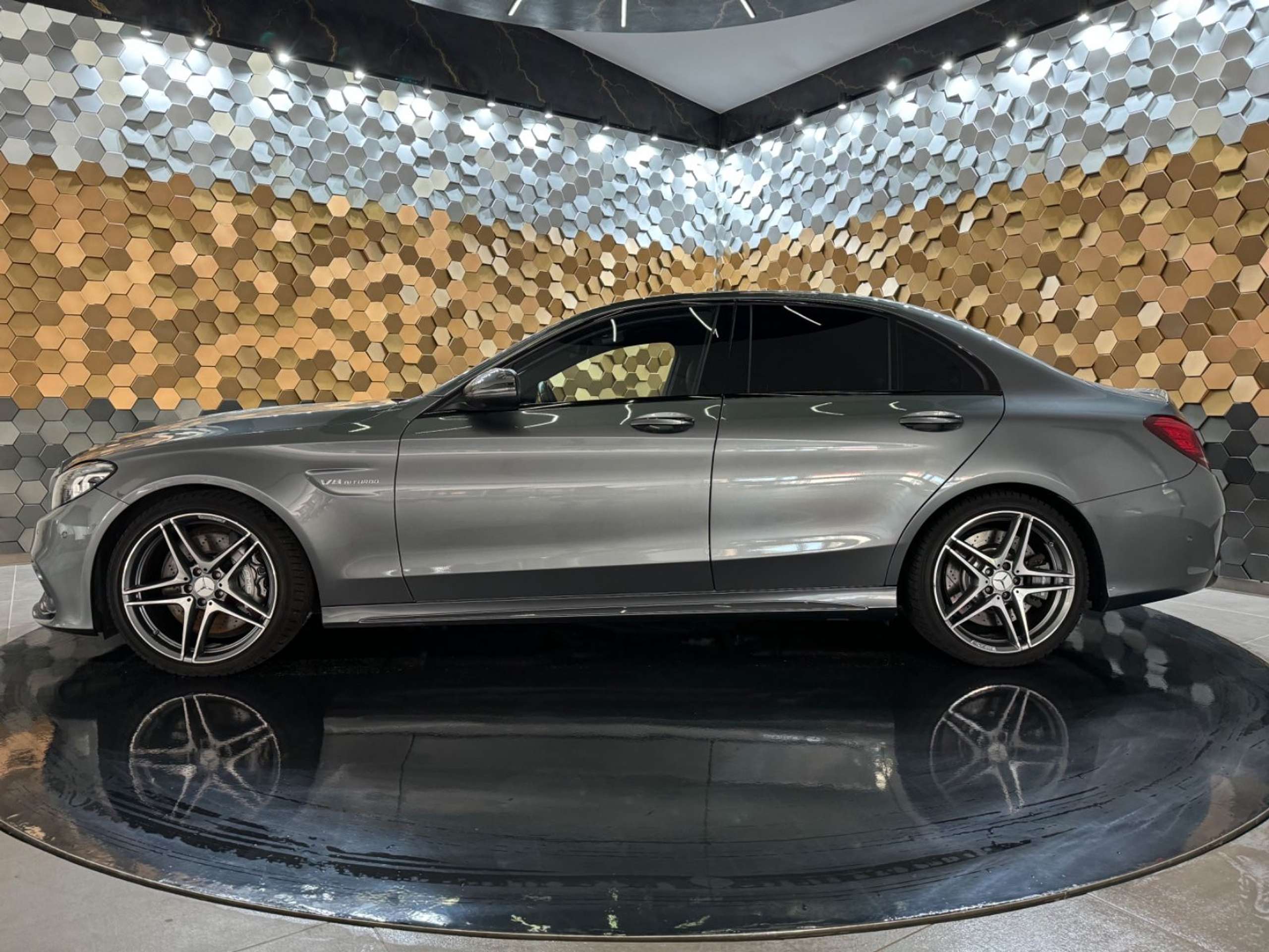 Mercedes-Benz - C 63 AMG