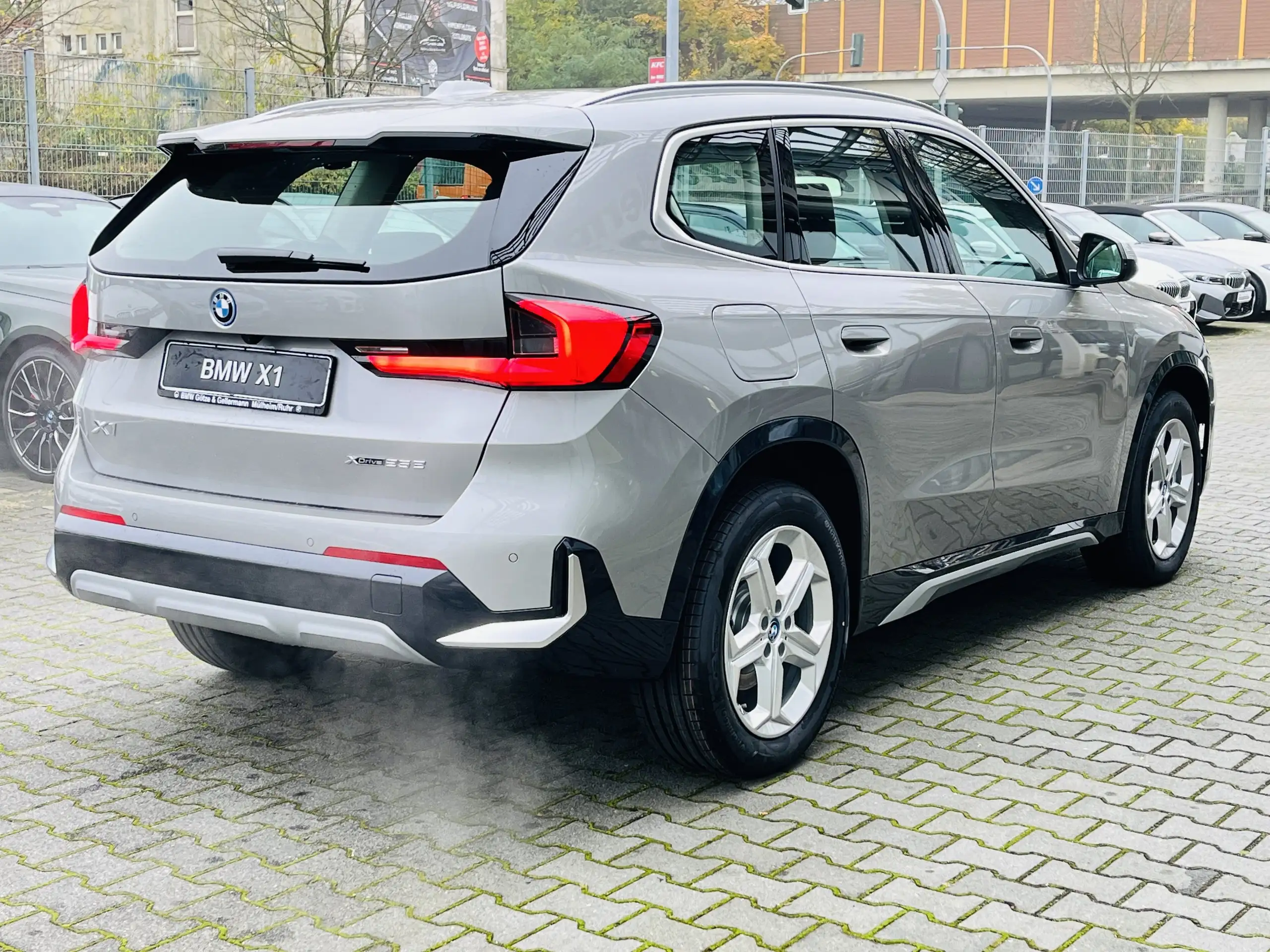 BMW - X1