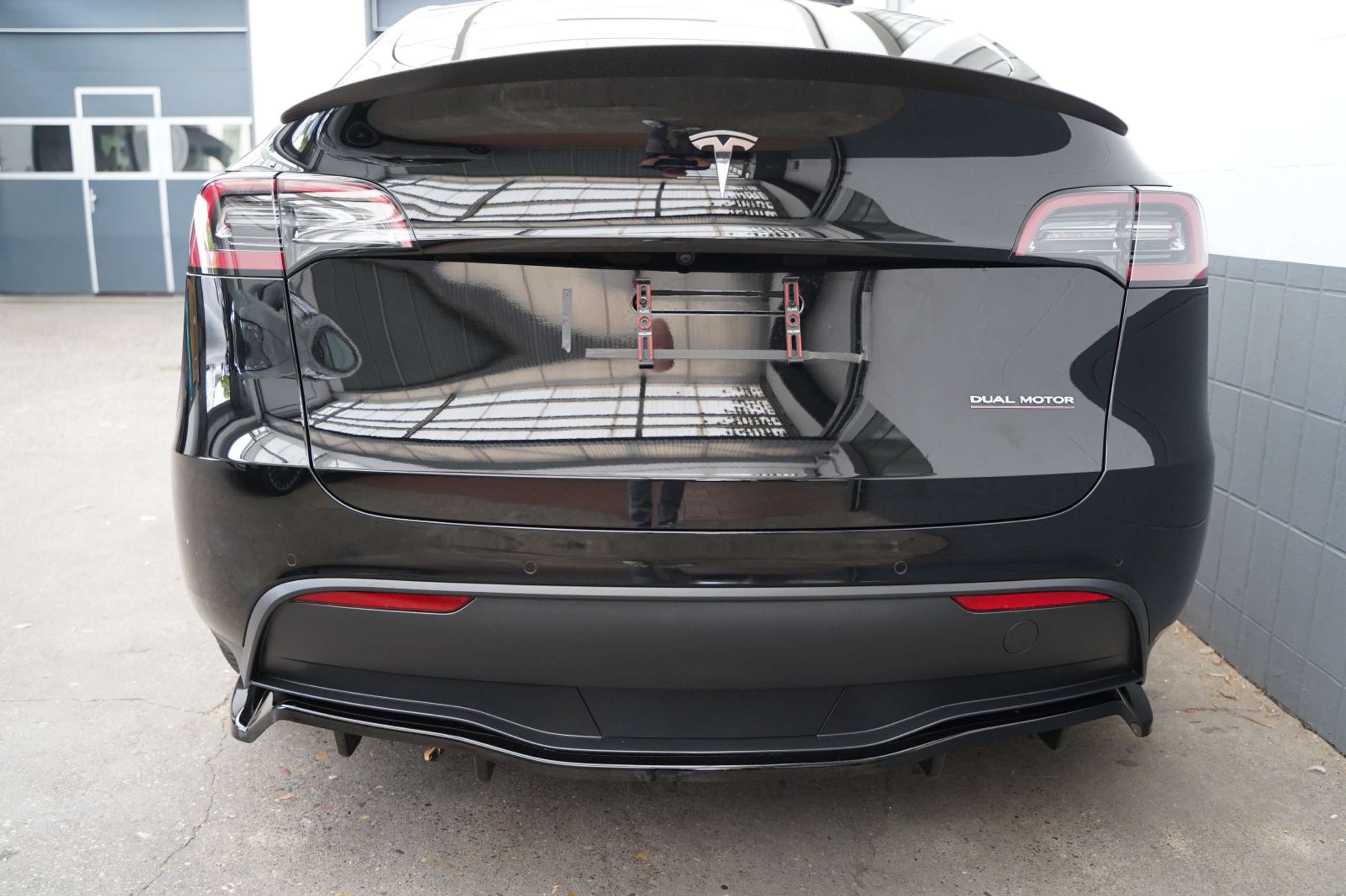 Tesla - Model Y