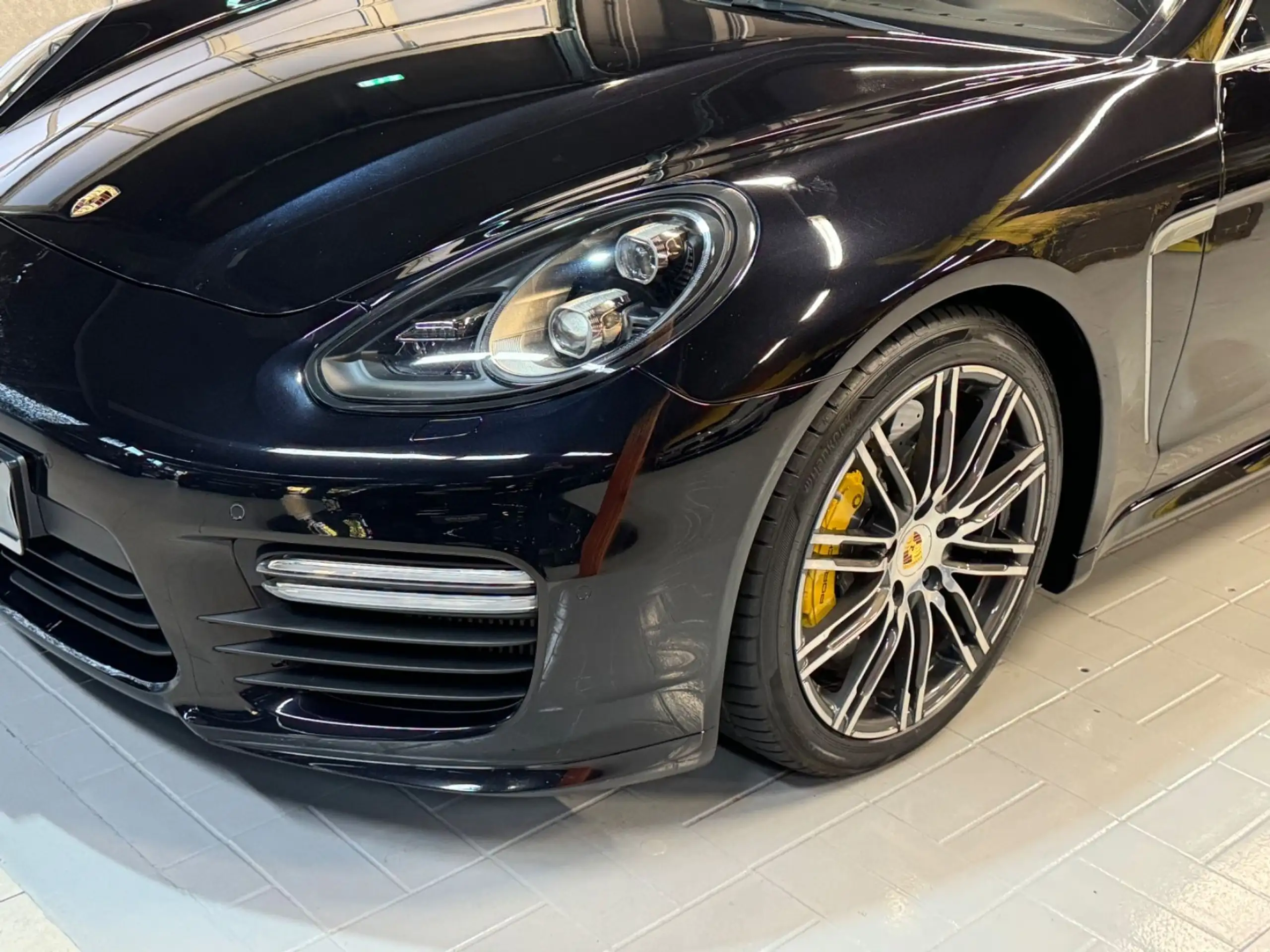 Porsche - Panamera