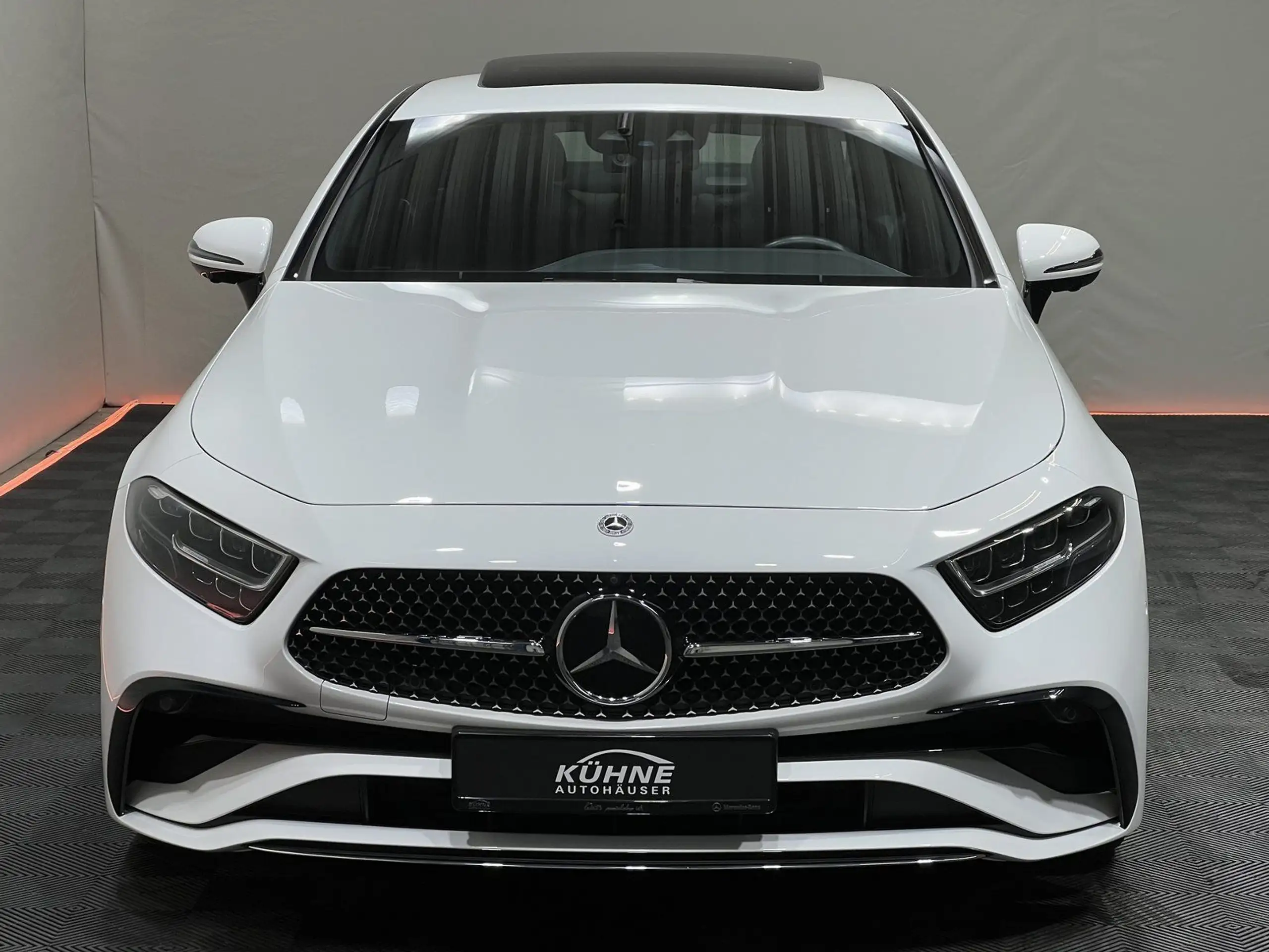 Mercedes-Benz - CLS 300