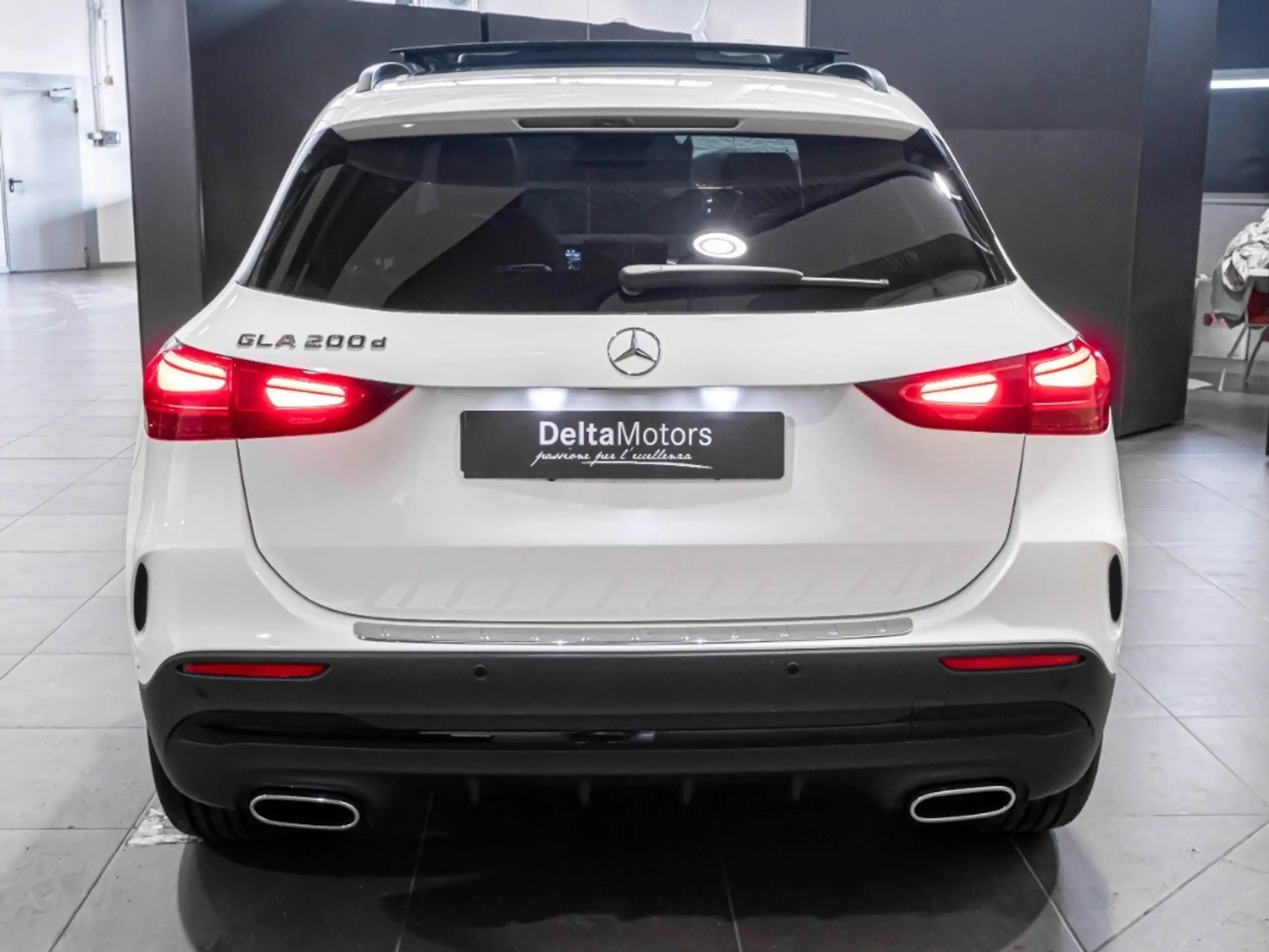 Mercedes-Benz - GLA 200