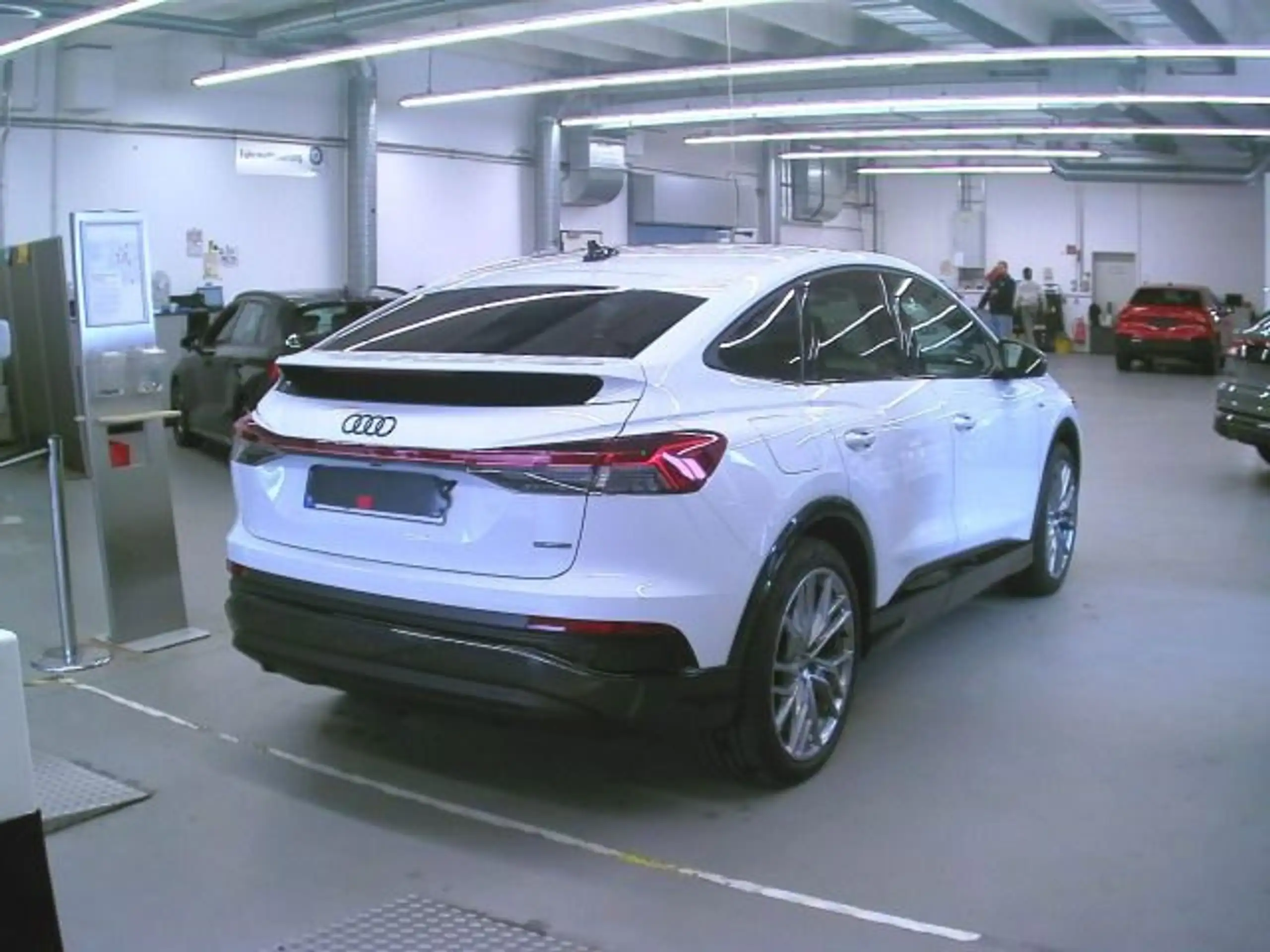 Audi - Q4 e-tron