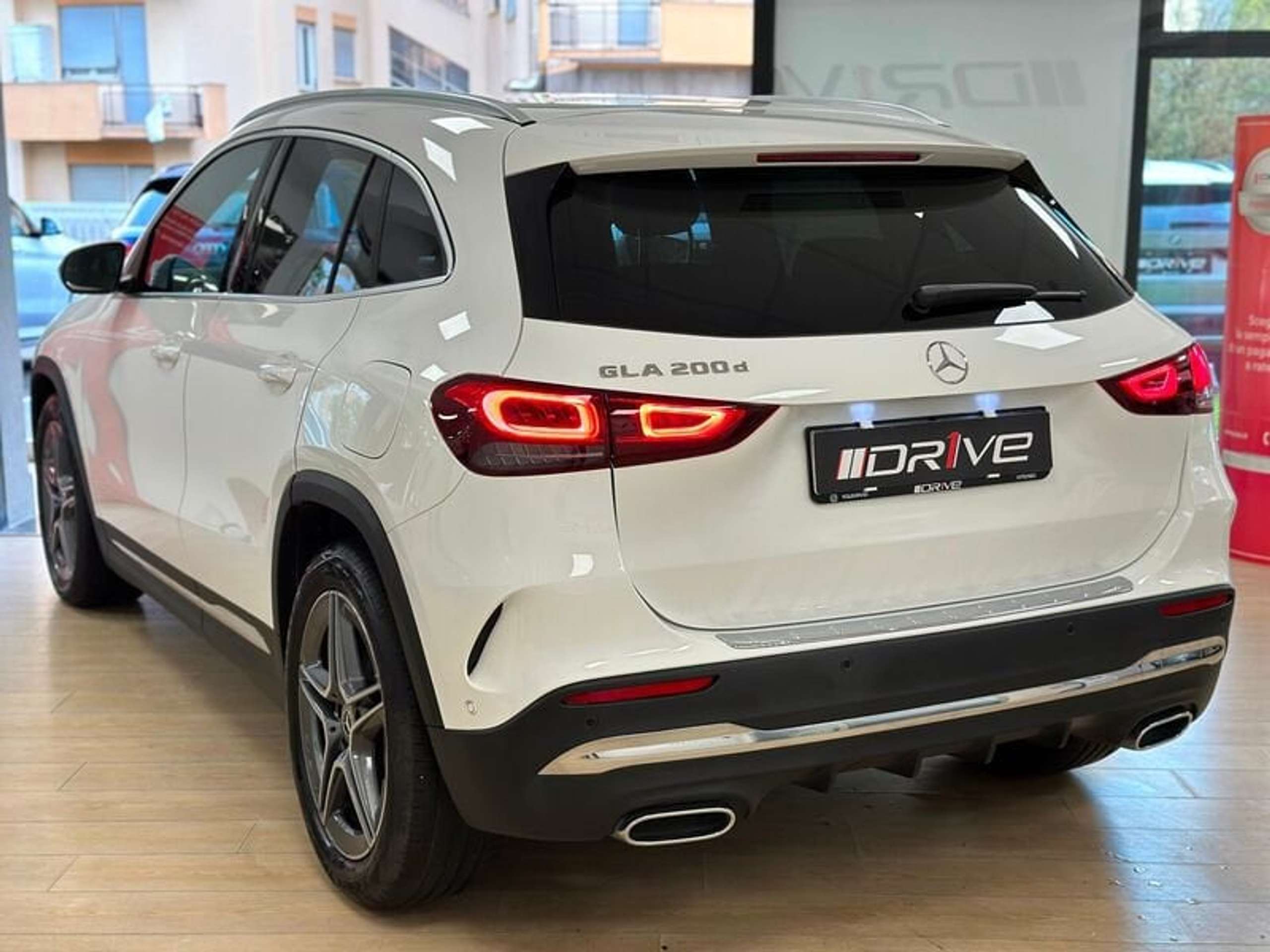 Mercedes-Benz - GLA 200