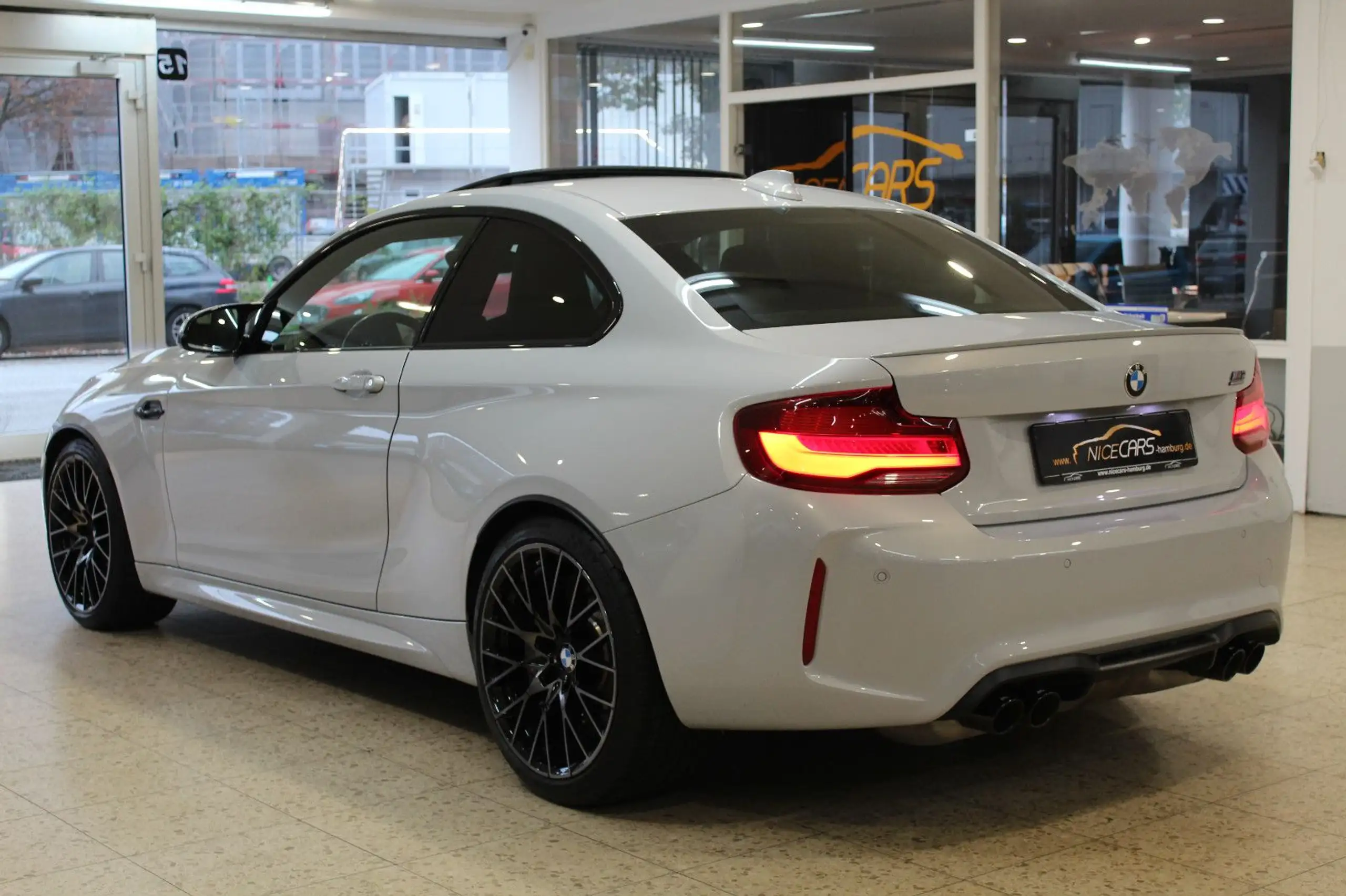 BMW - M2