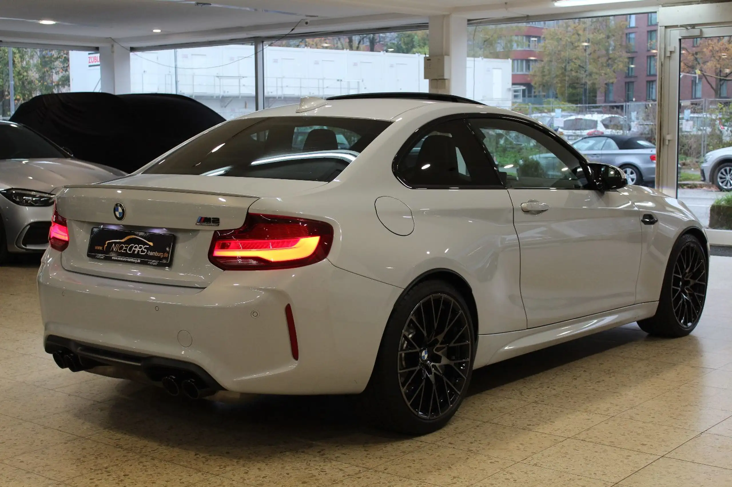 BMW - M2