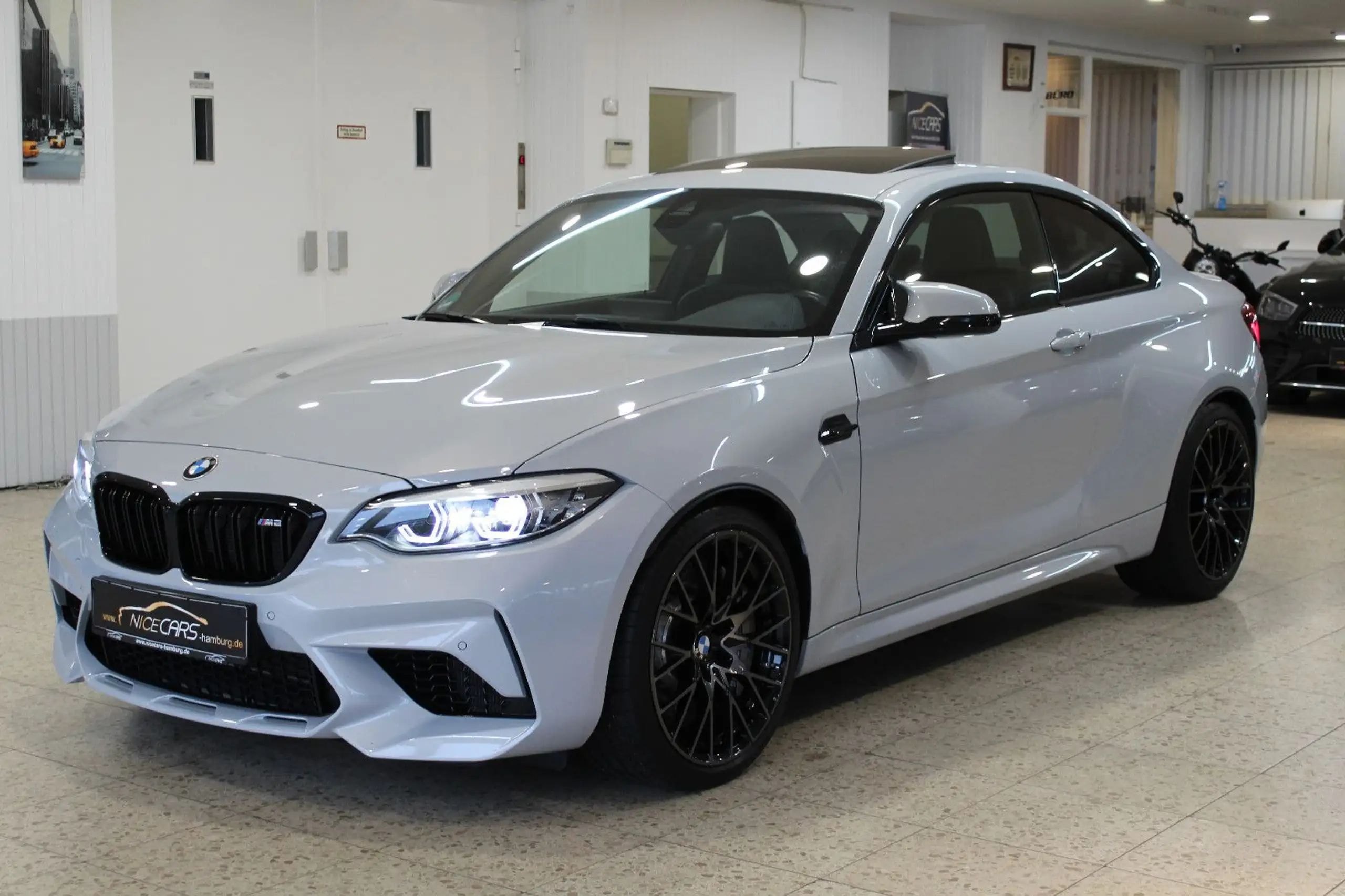 BMW - M2