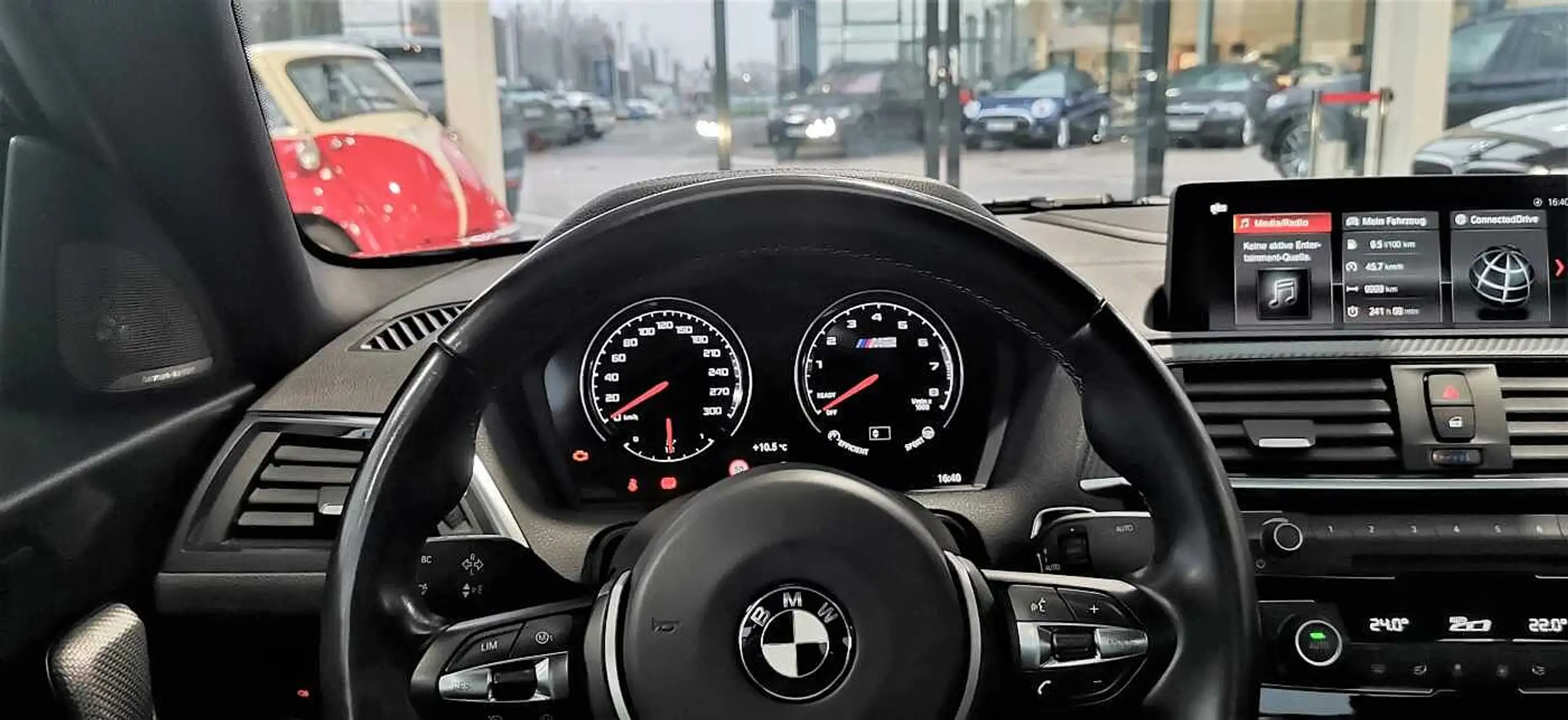 BMW - M2