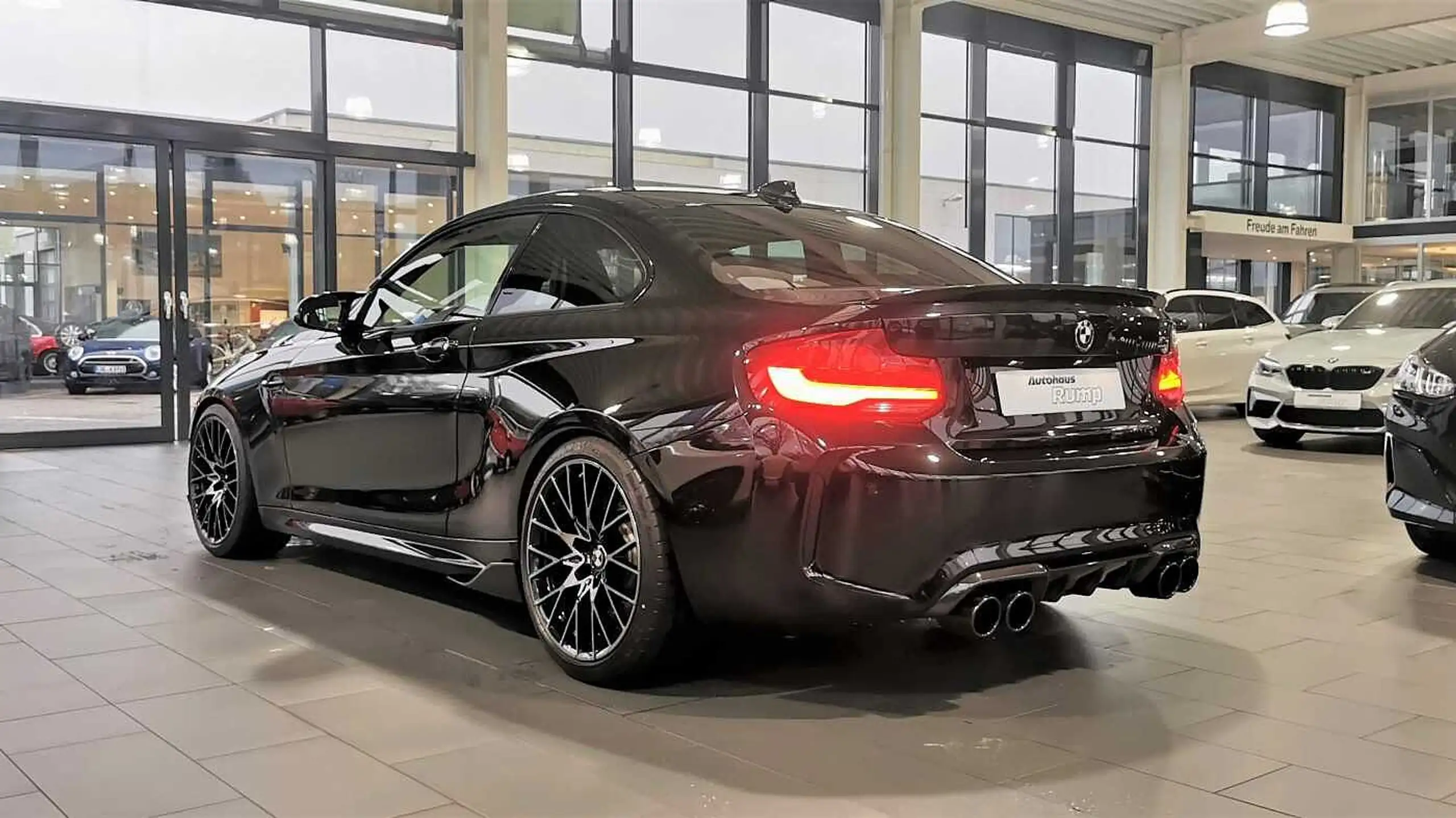 BMW - M2