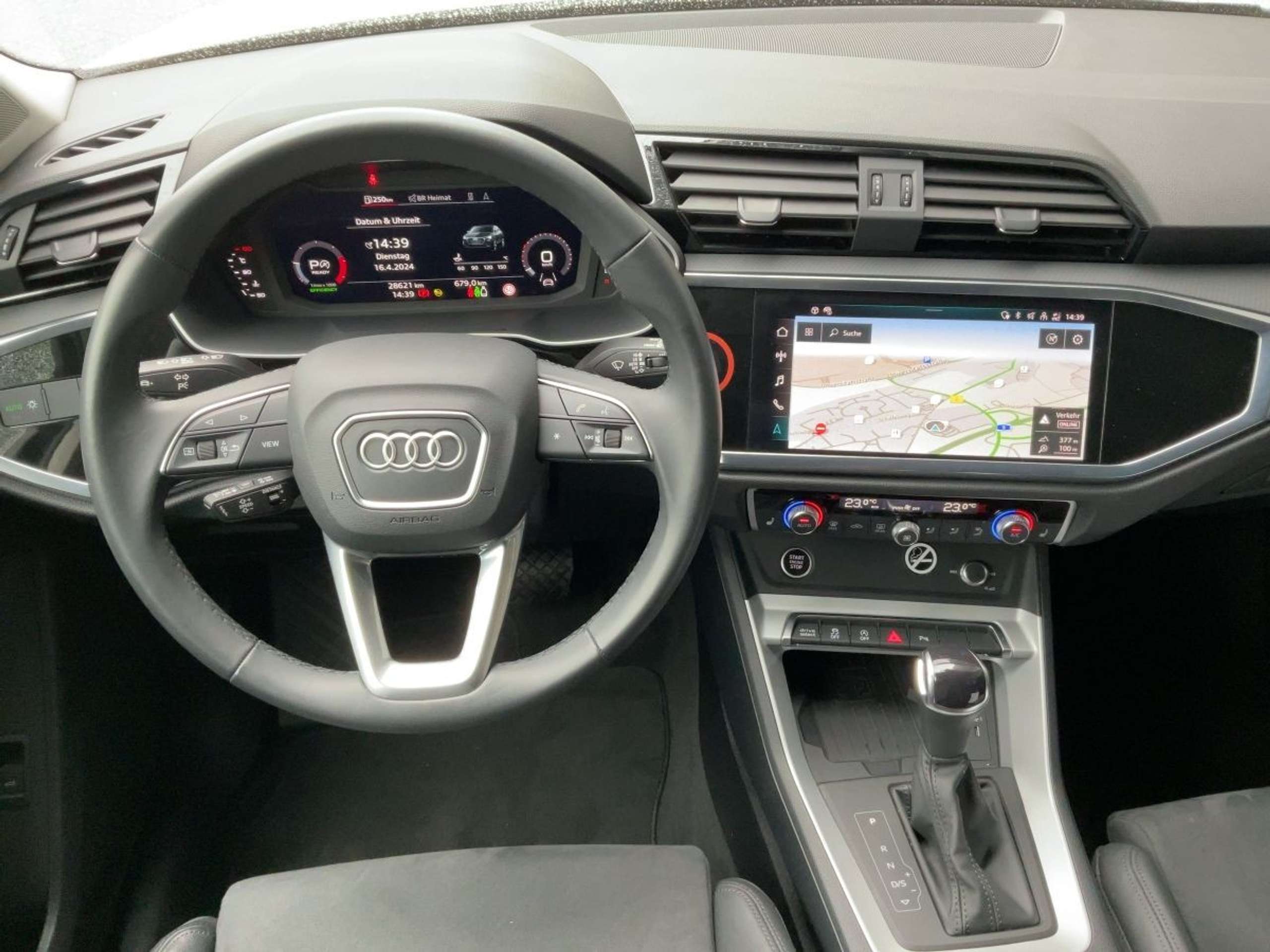 Audi - Q3