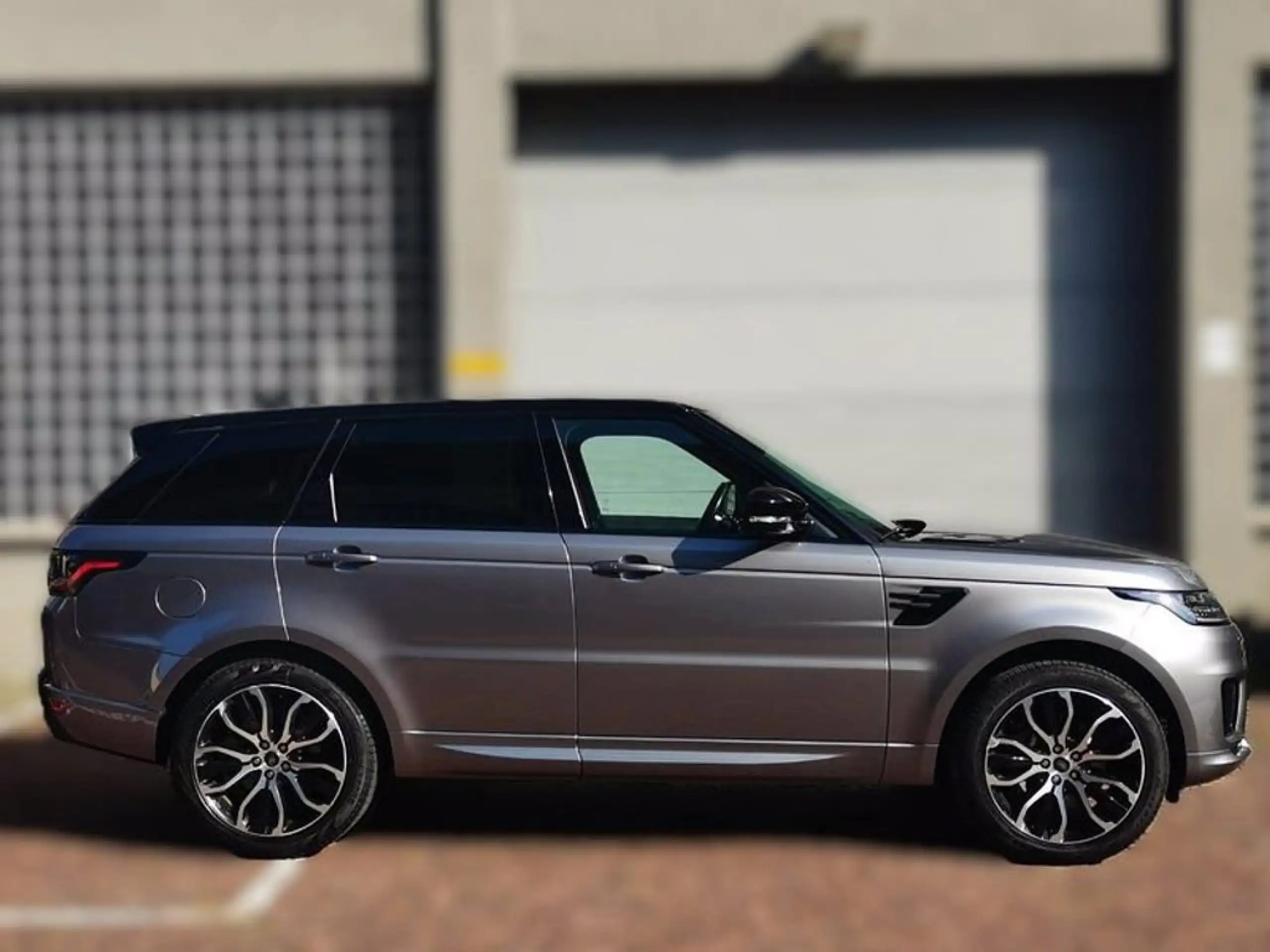 Land Rover - Range Rover Sport