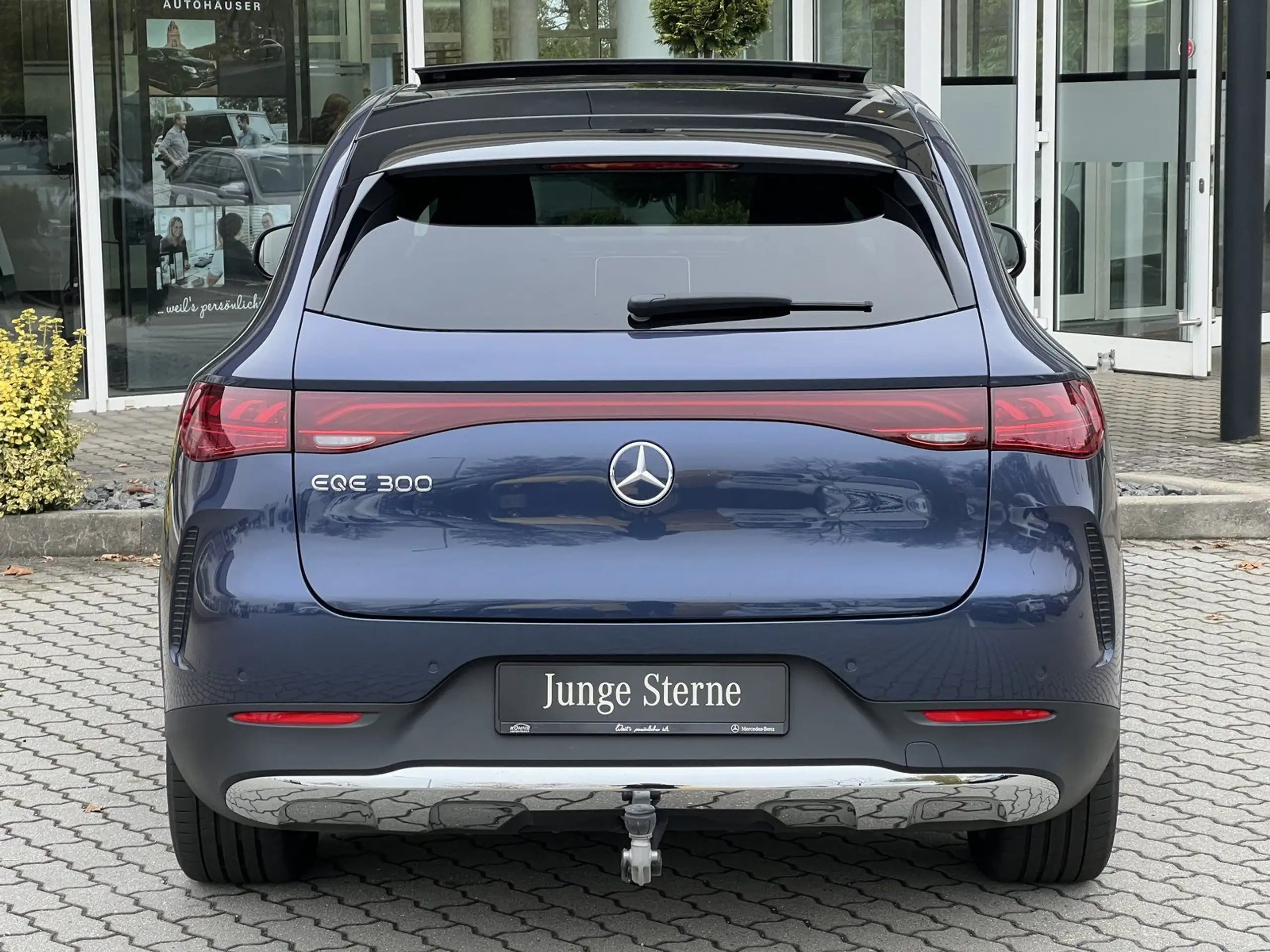 Mercedes-Benz - EQE SUV