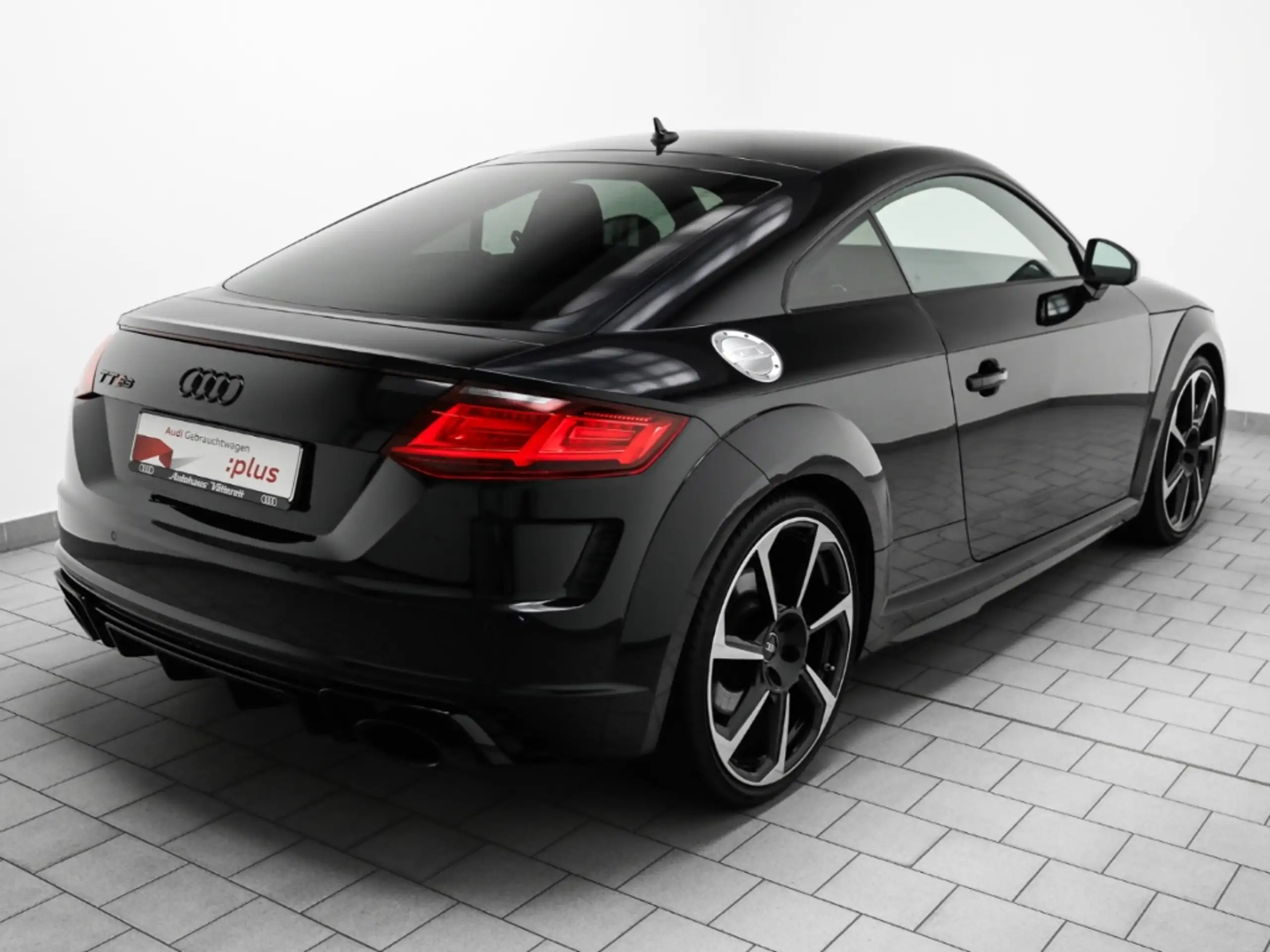 Audi - TT RS