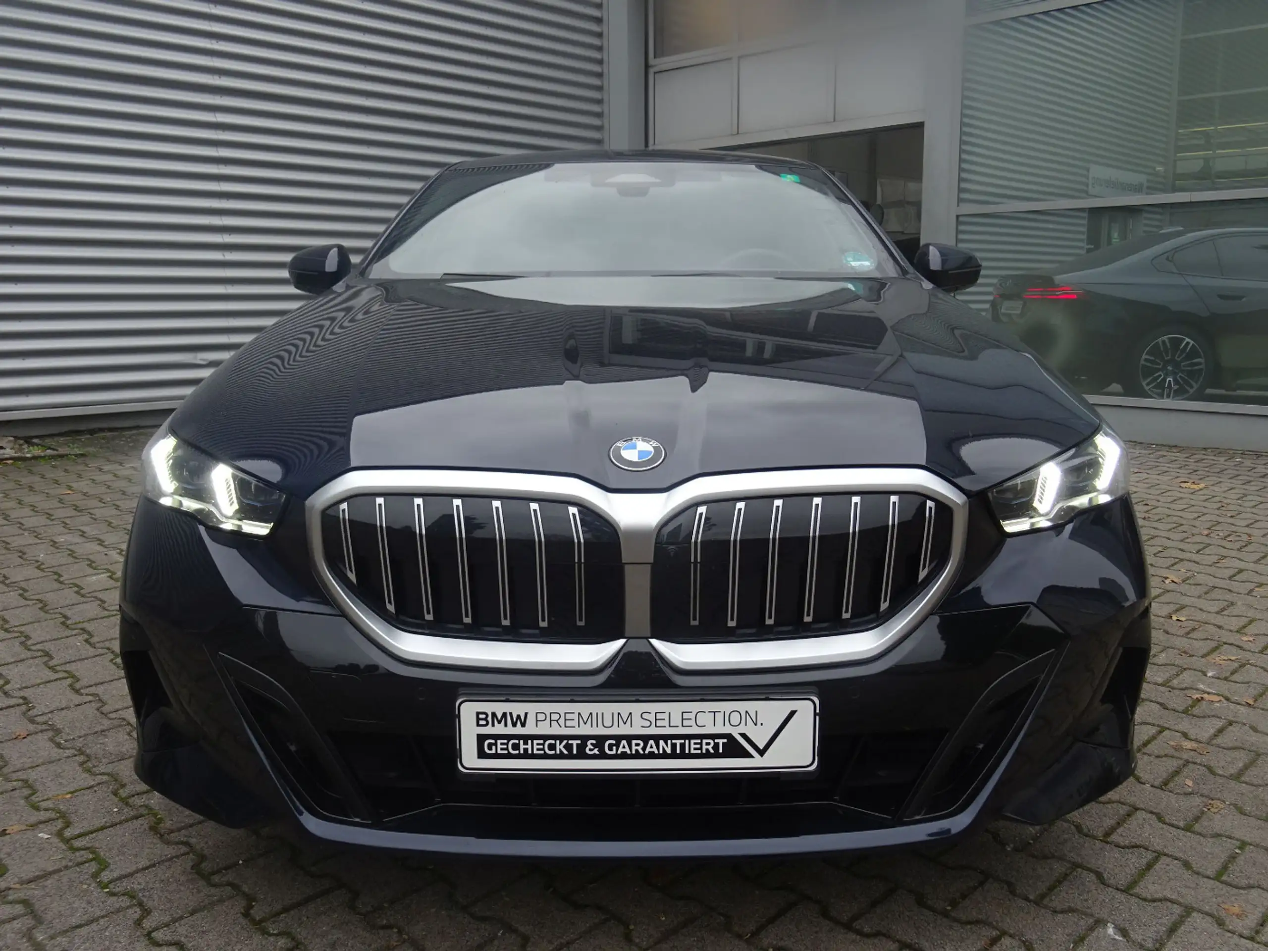 BMW - 520