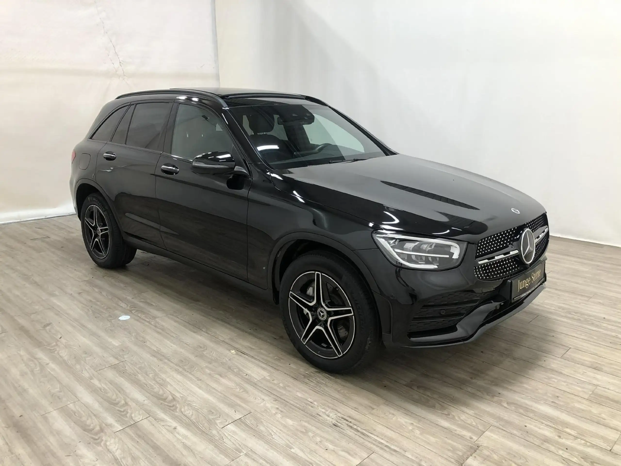 Mercedes-Benz - GLC 300