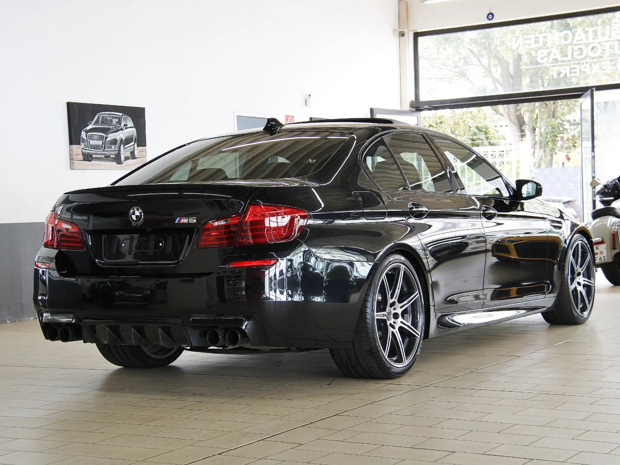 BMW - M5