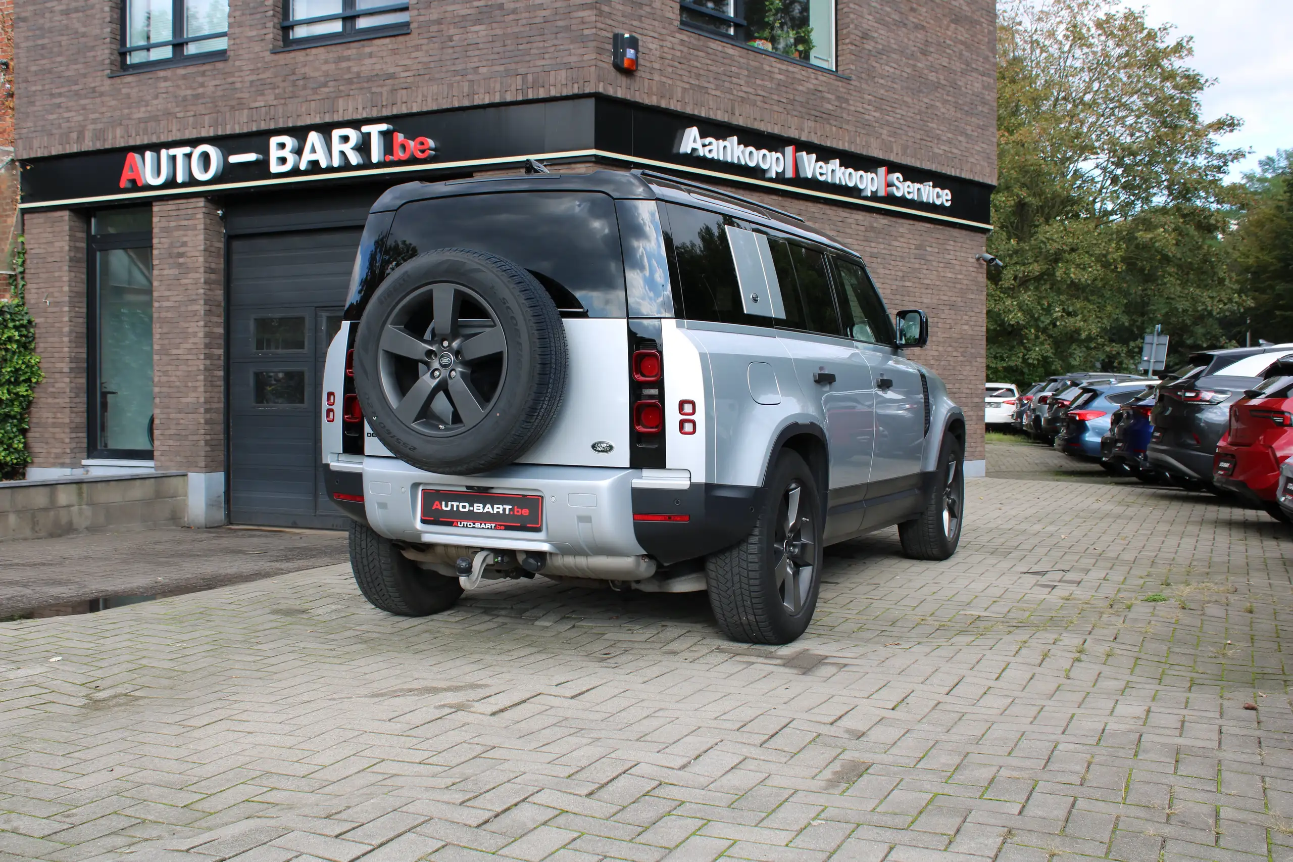 Land Rover - Defender