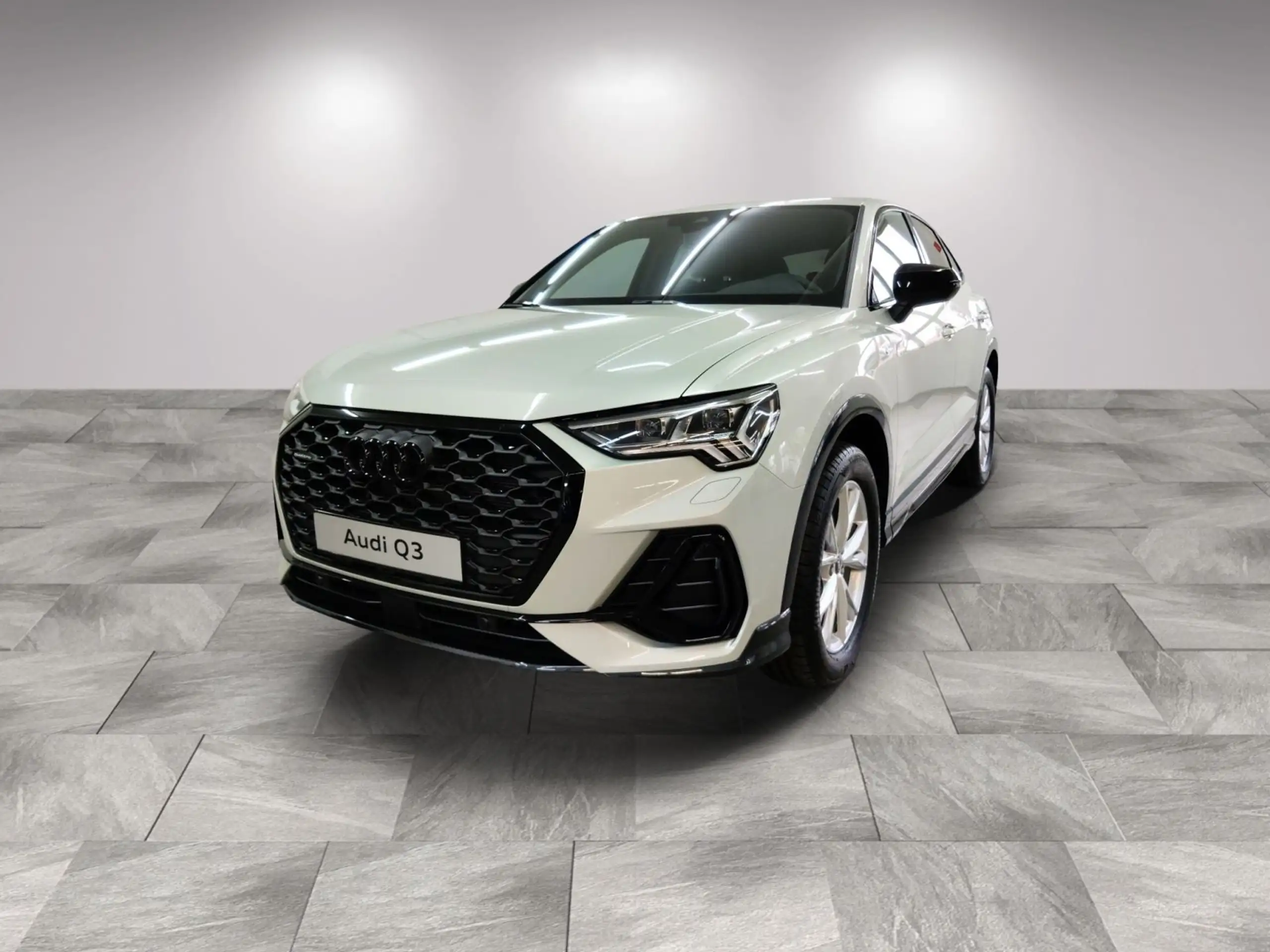 Audi - Q3