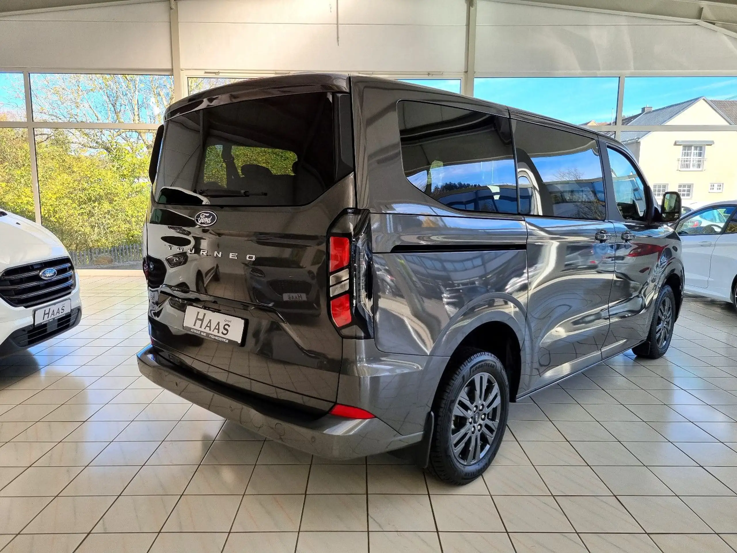 Ford - Tourneo Custom