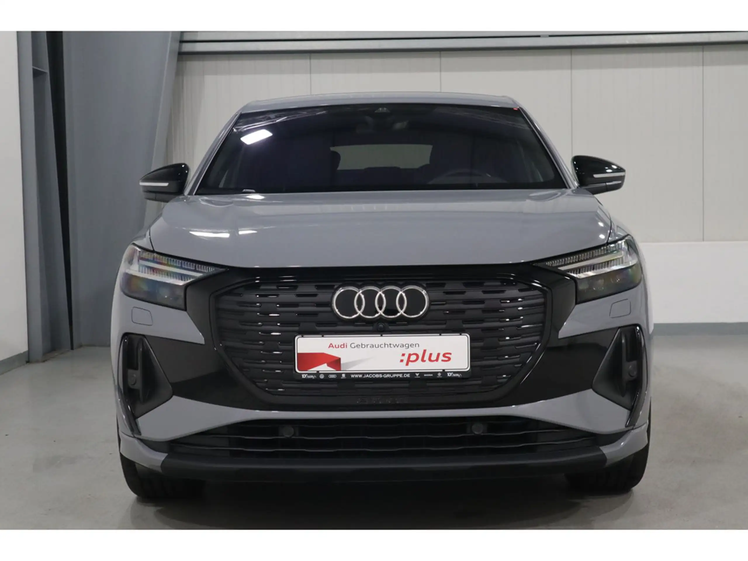 Audi - Q4 e-tron