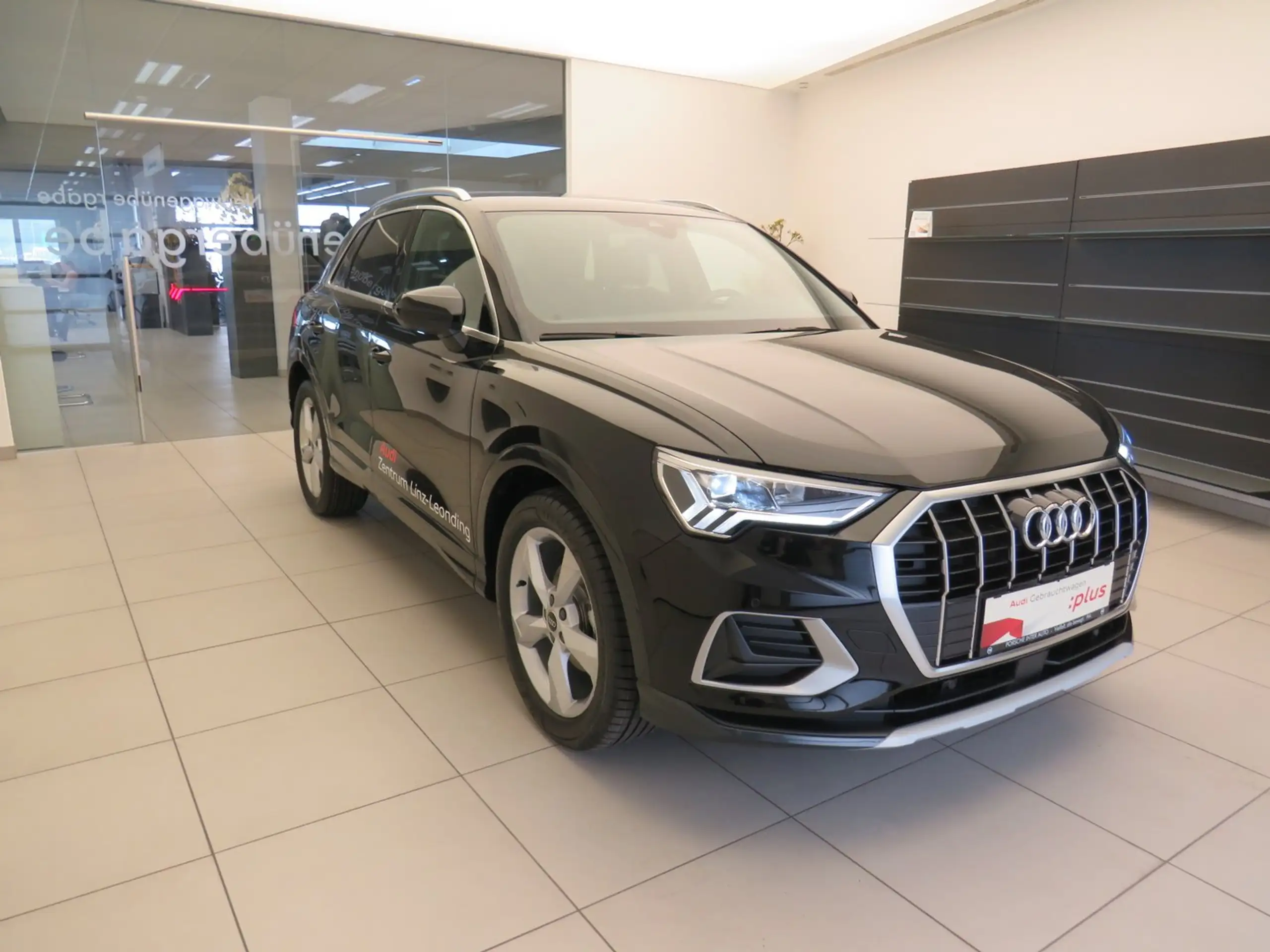 Audi - Q3