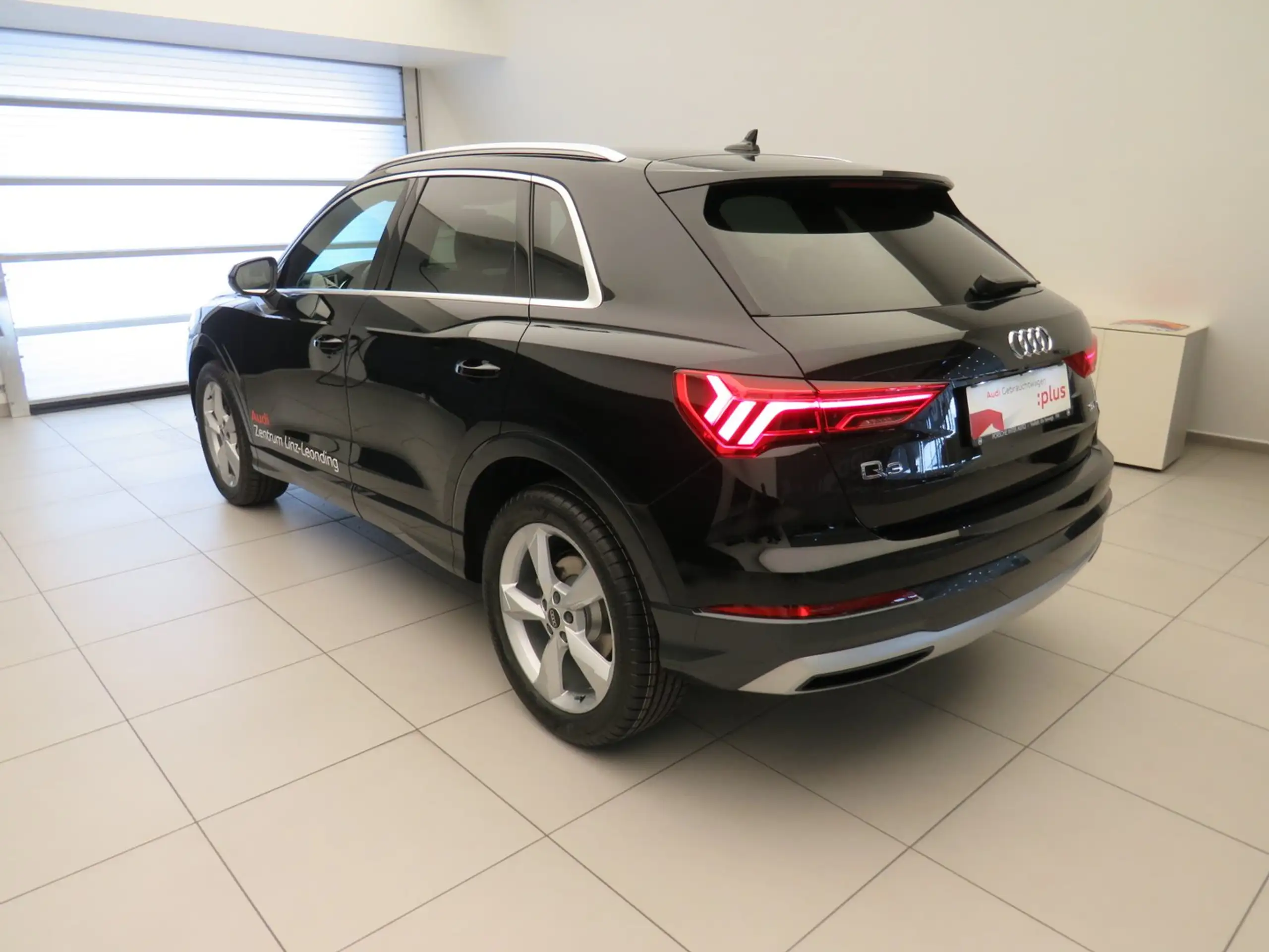 Audi - Q3