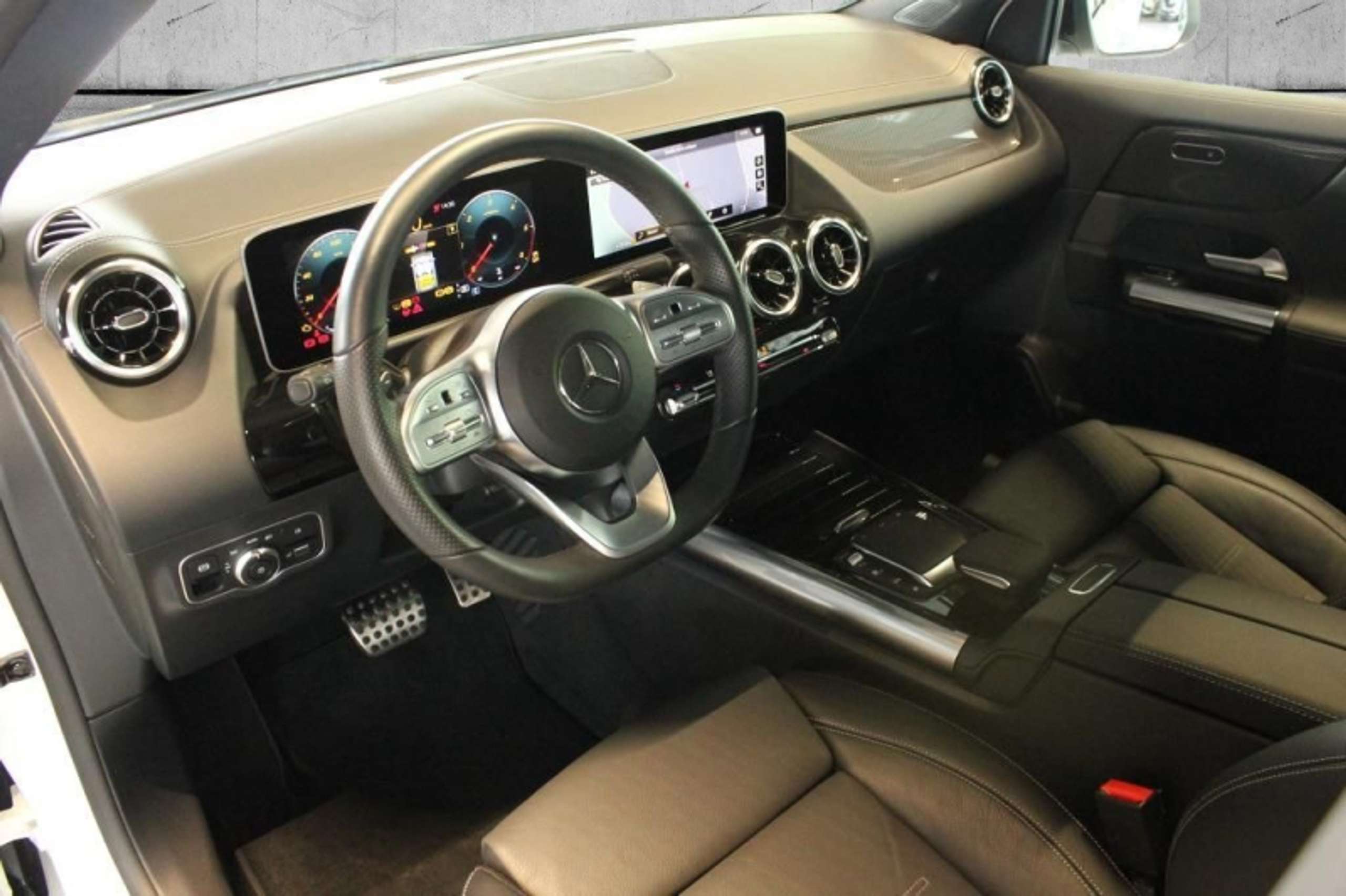 Mercedes-Benz - GLA 200