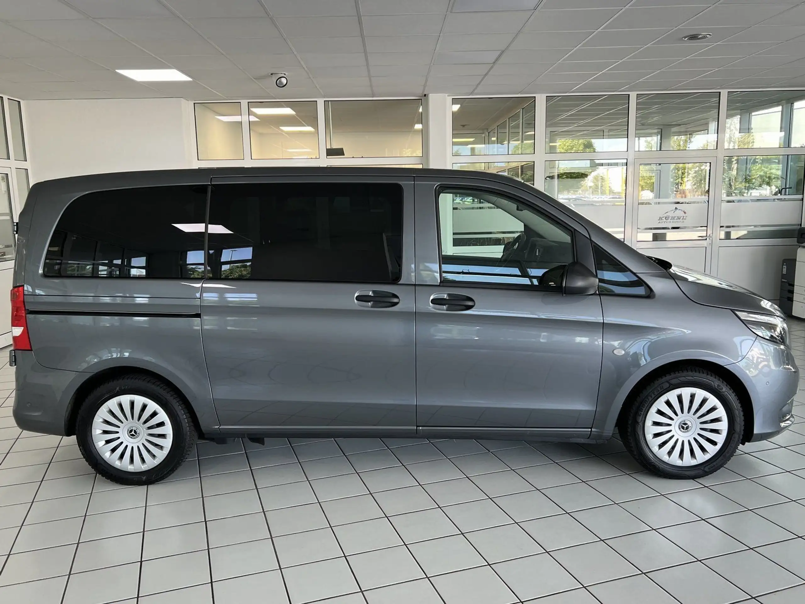 Mercedes-Benz - Vito