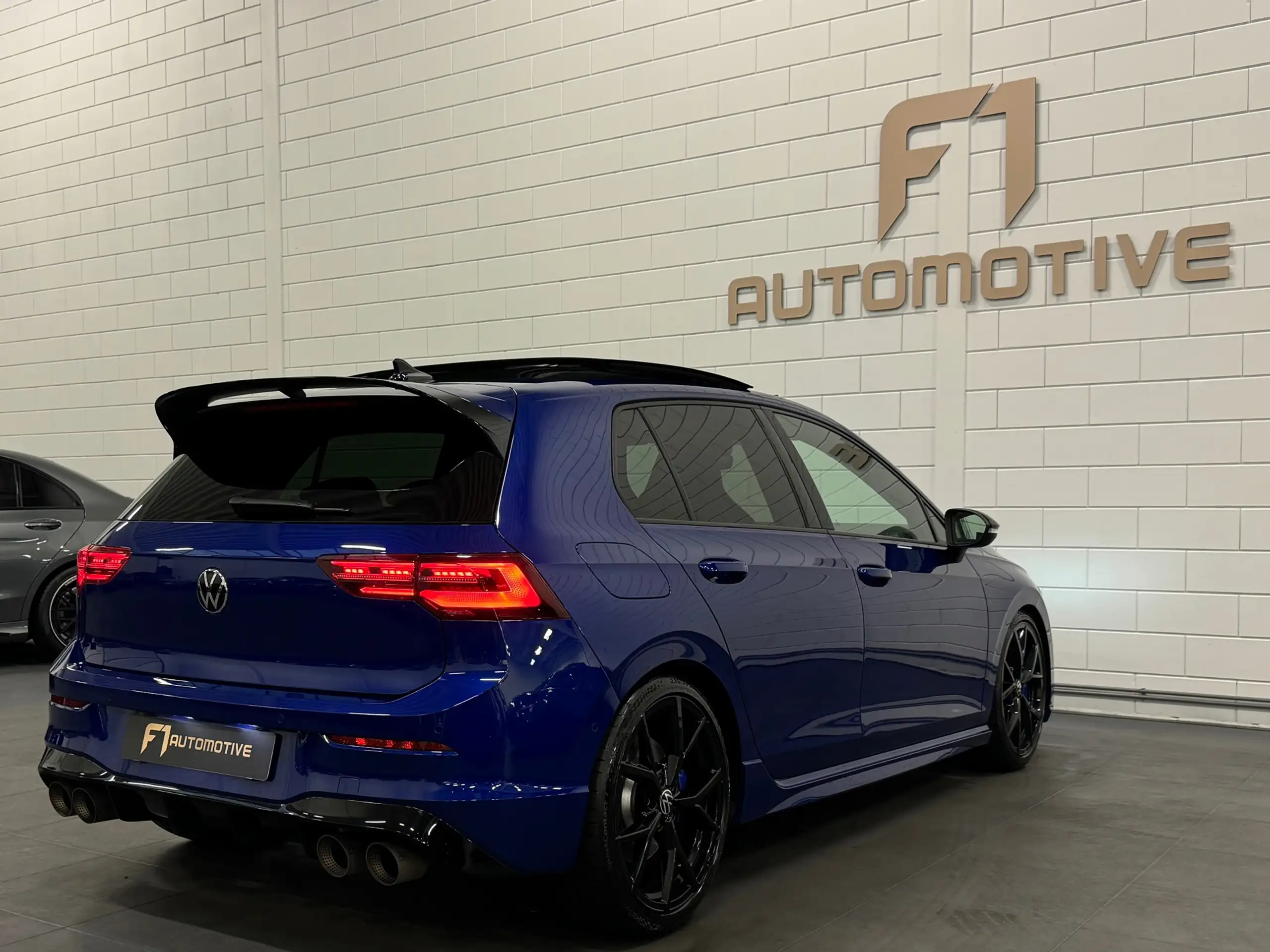 Volkswagen - Golf