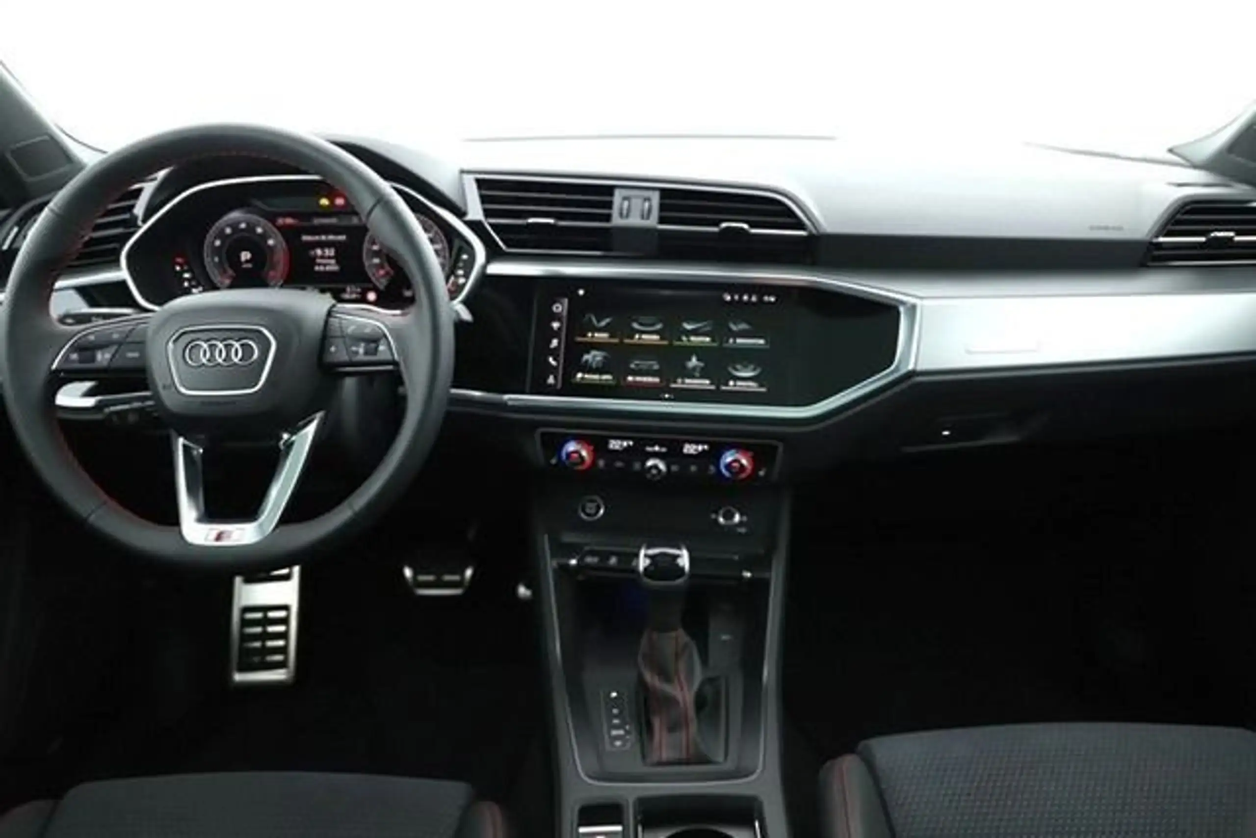 Audi - Q3