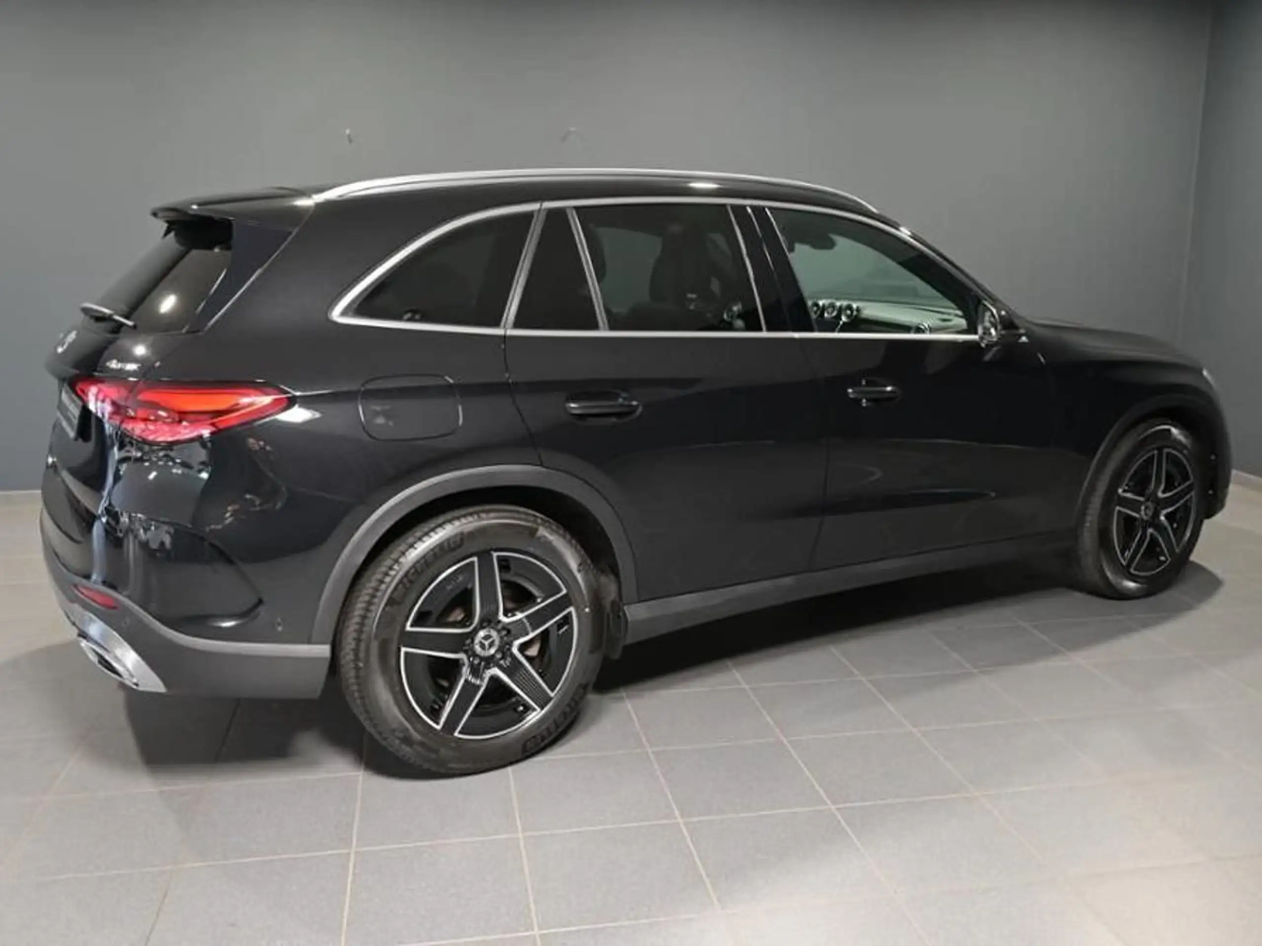 Mercedes-Benz - GLC 220