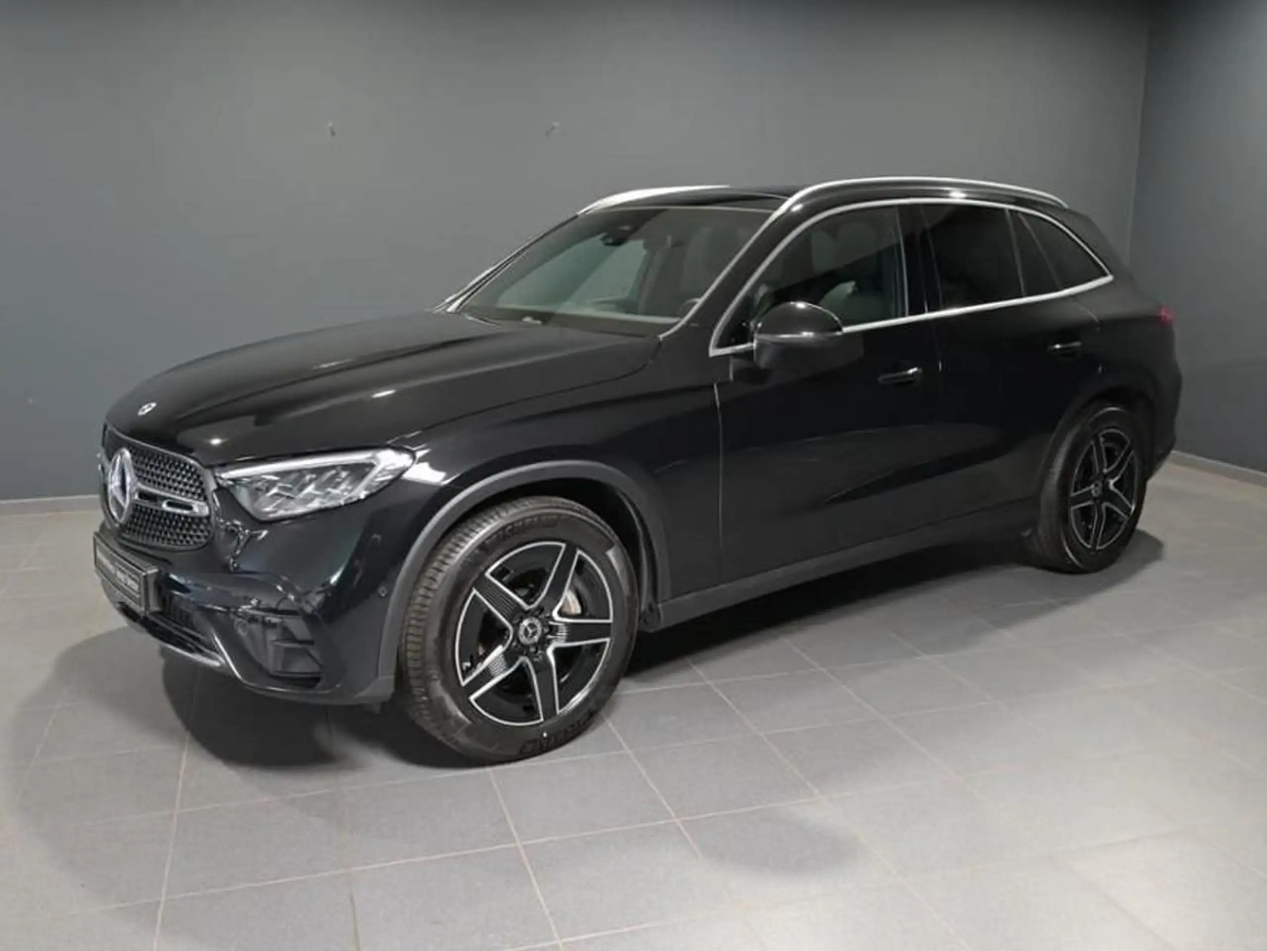 Mercedes-Benz - GLC 220