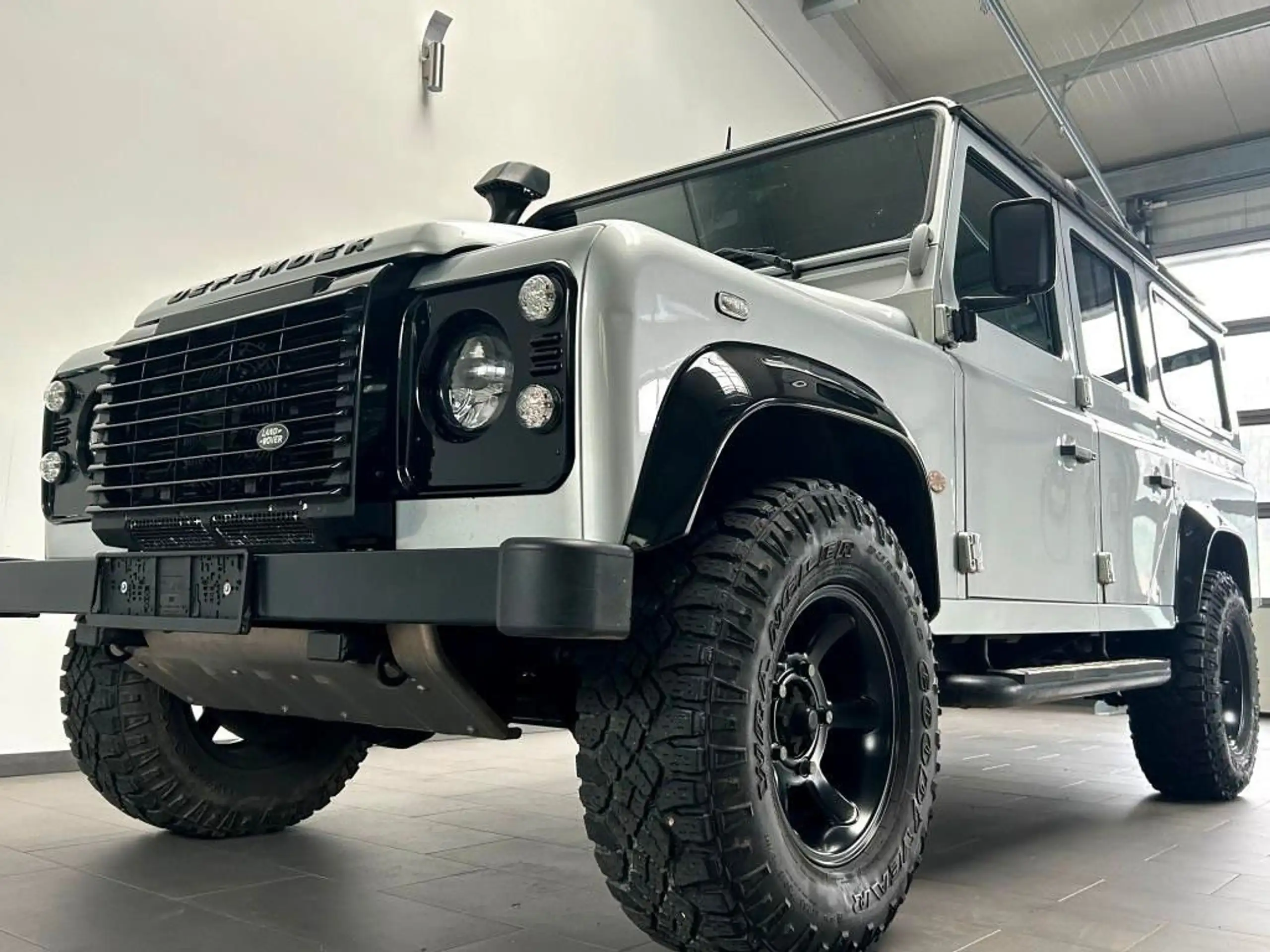 Land Rover Defender 2014