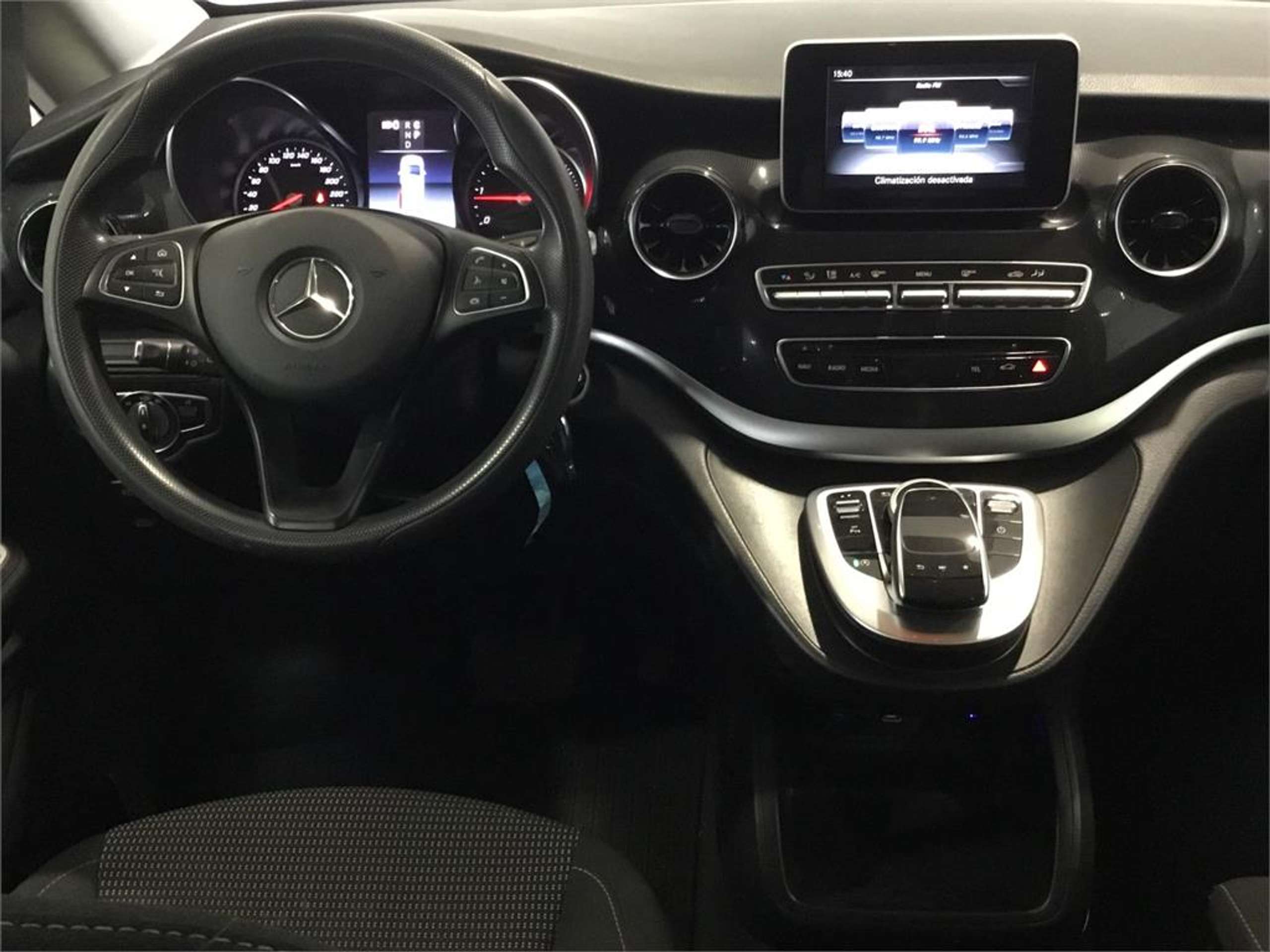 Mercedes-Benz - V