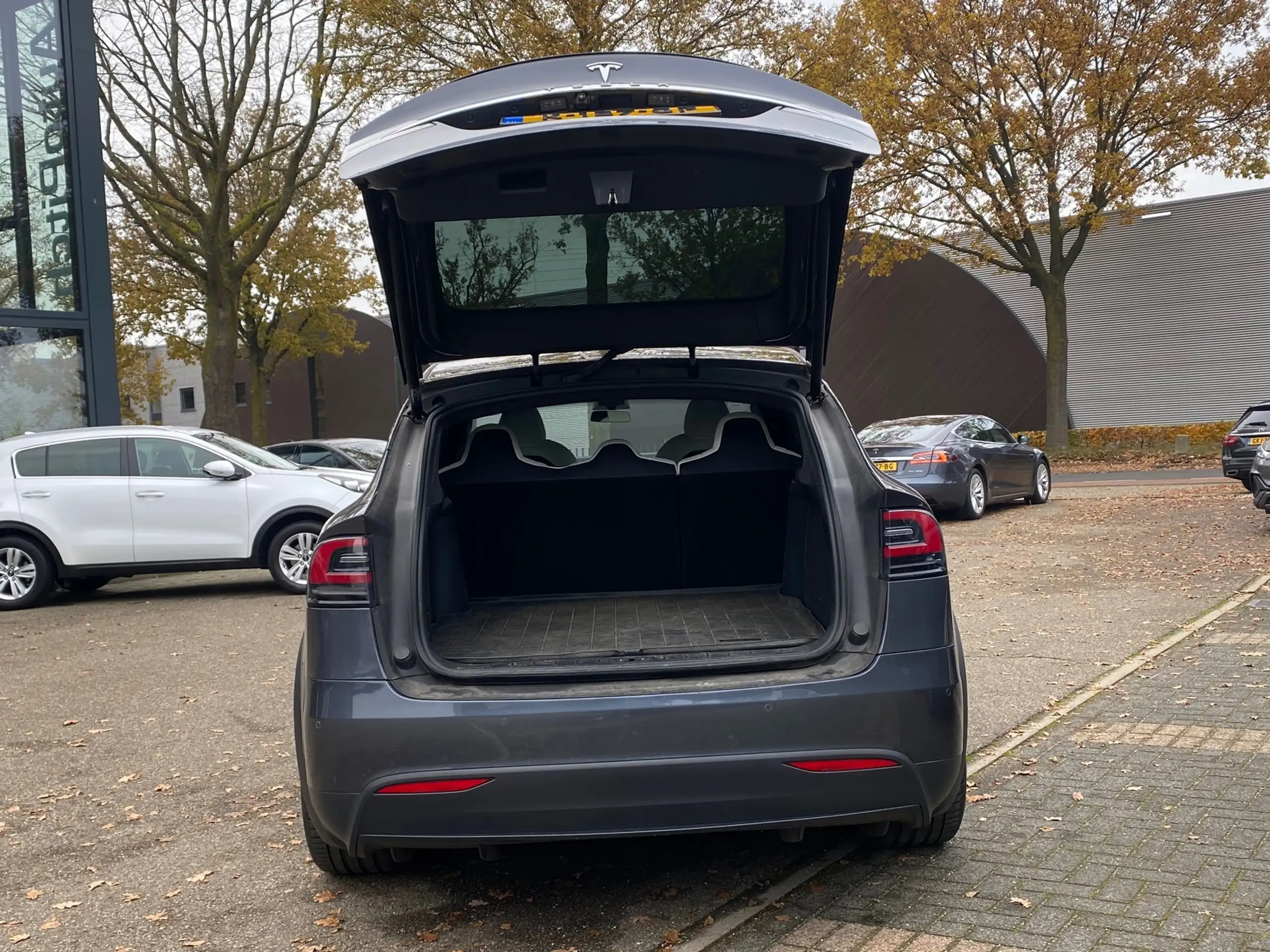 Tesla - Model X