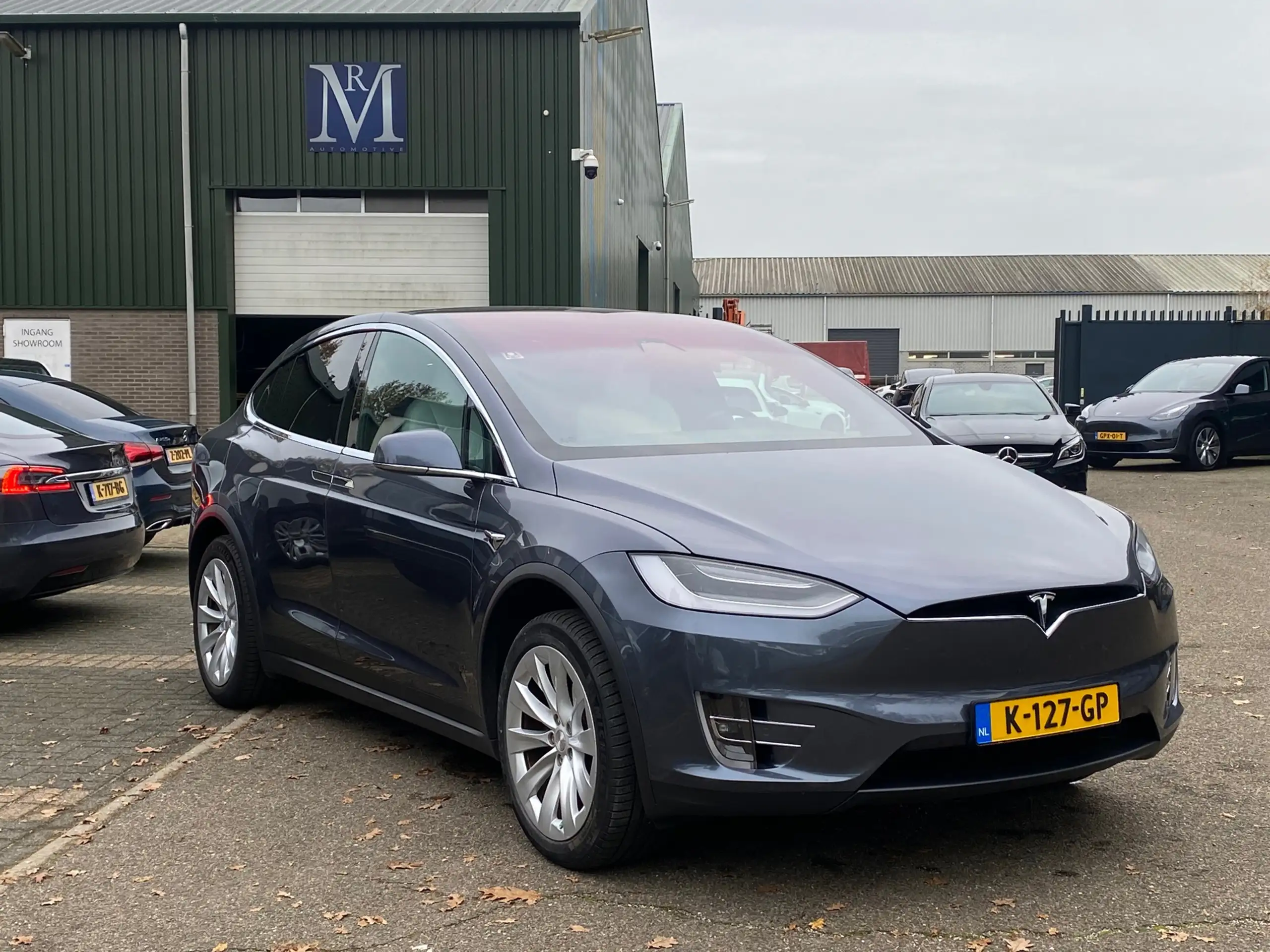 Tesla - Model X