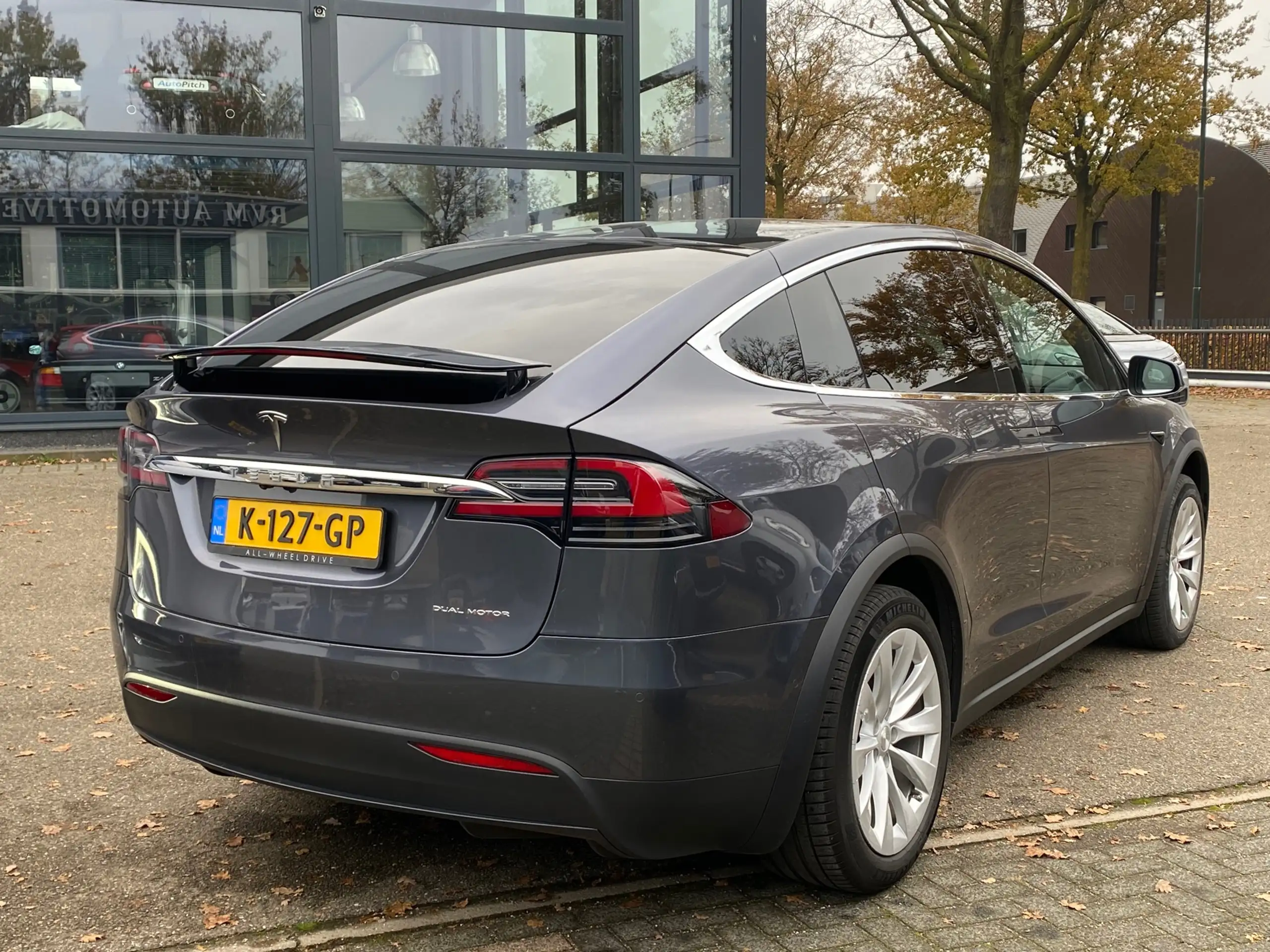 Tesla - Model X