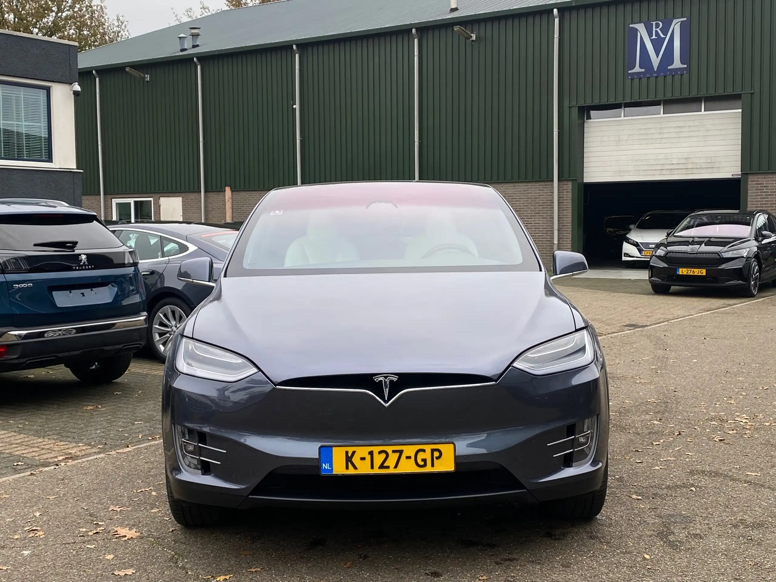 Tesla - Model X