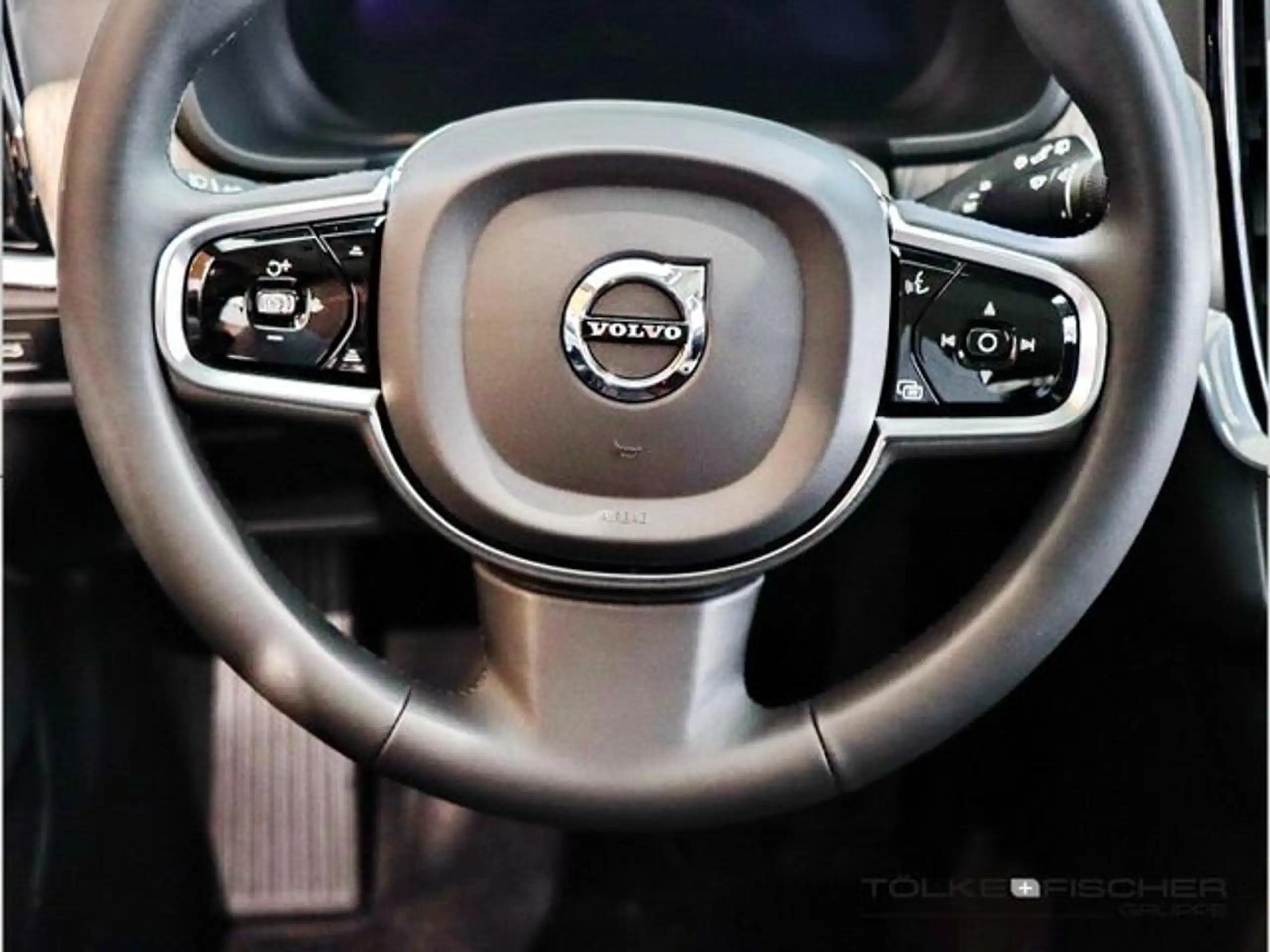 Volvo - V90